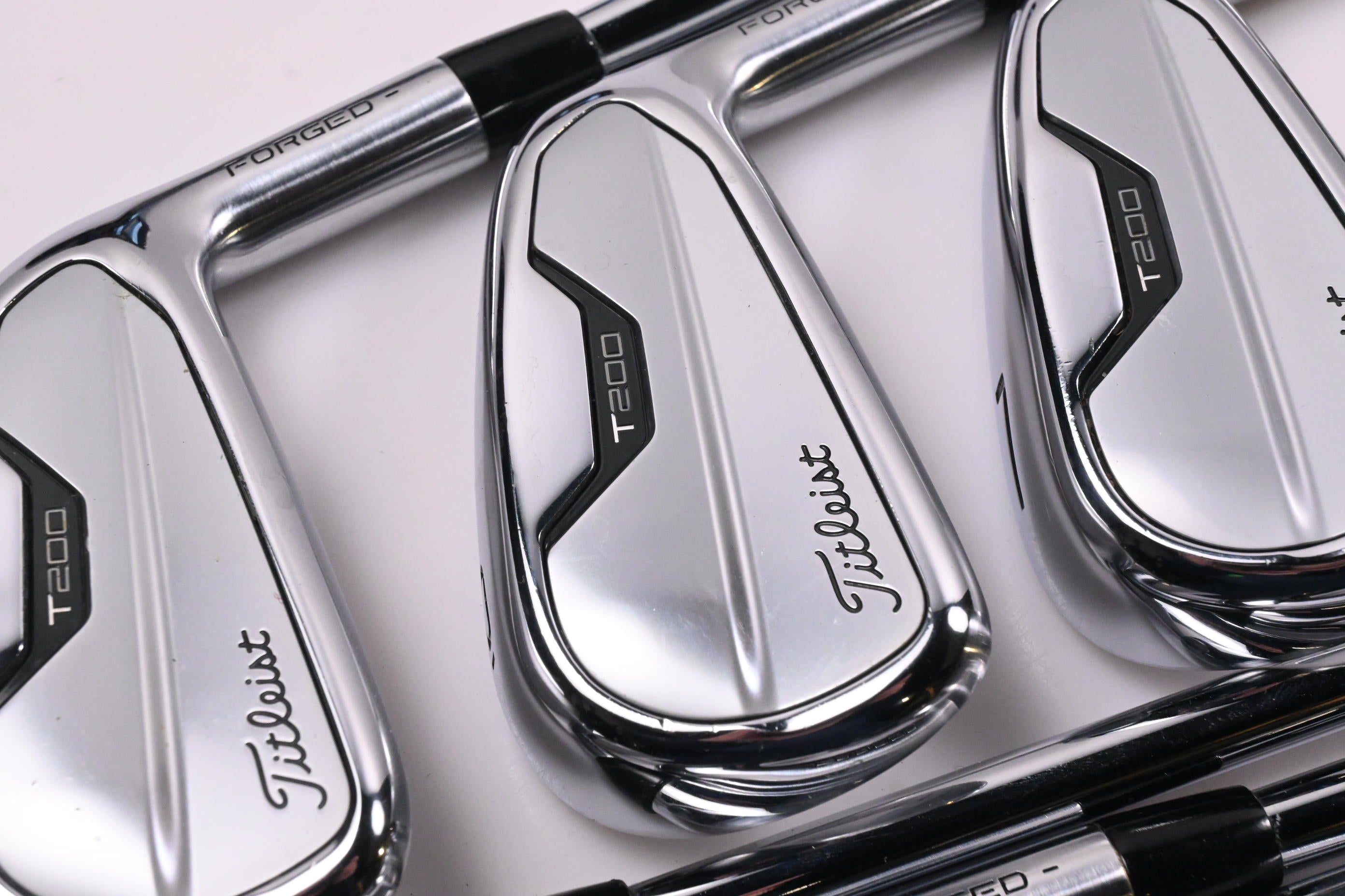 Titleist T200 2021 Irons / 5-PW+48° / Regular Flex AMT Black R300 Shafts