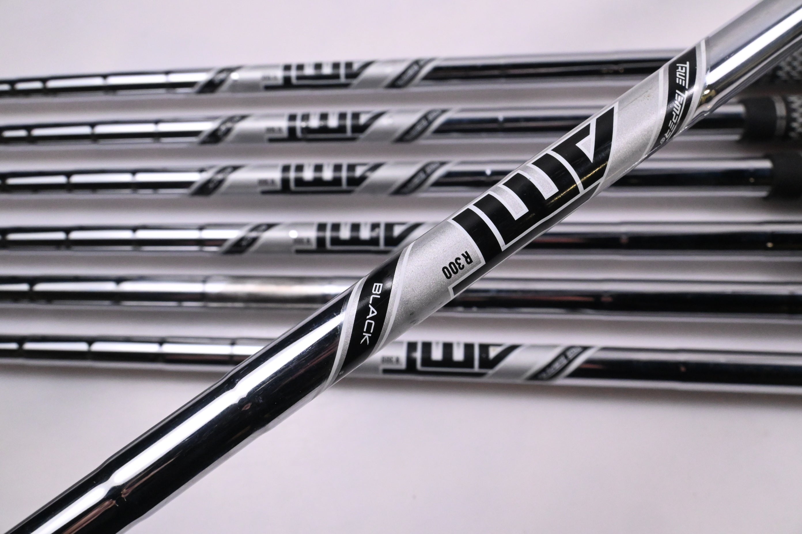 Titleist T200 2019 Irons / 5-PW+48° / Regular Flex AMT Black R300 Shafts