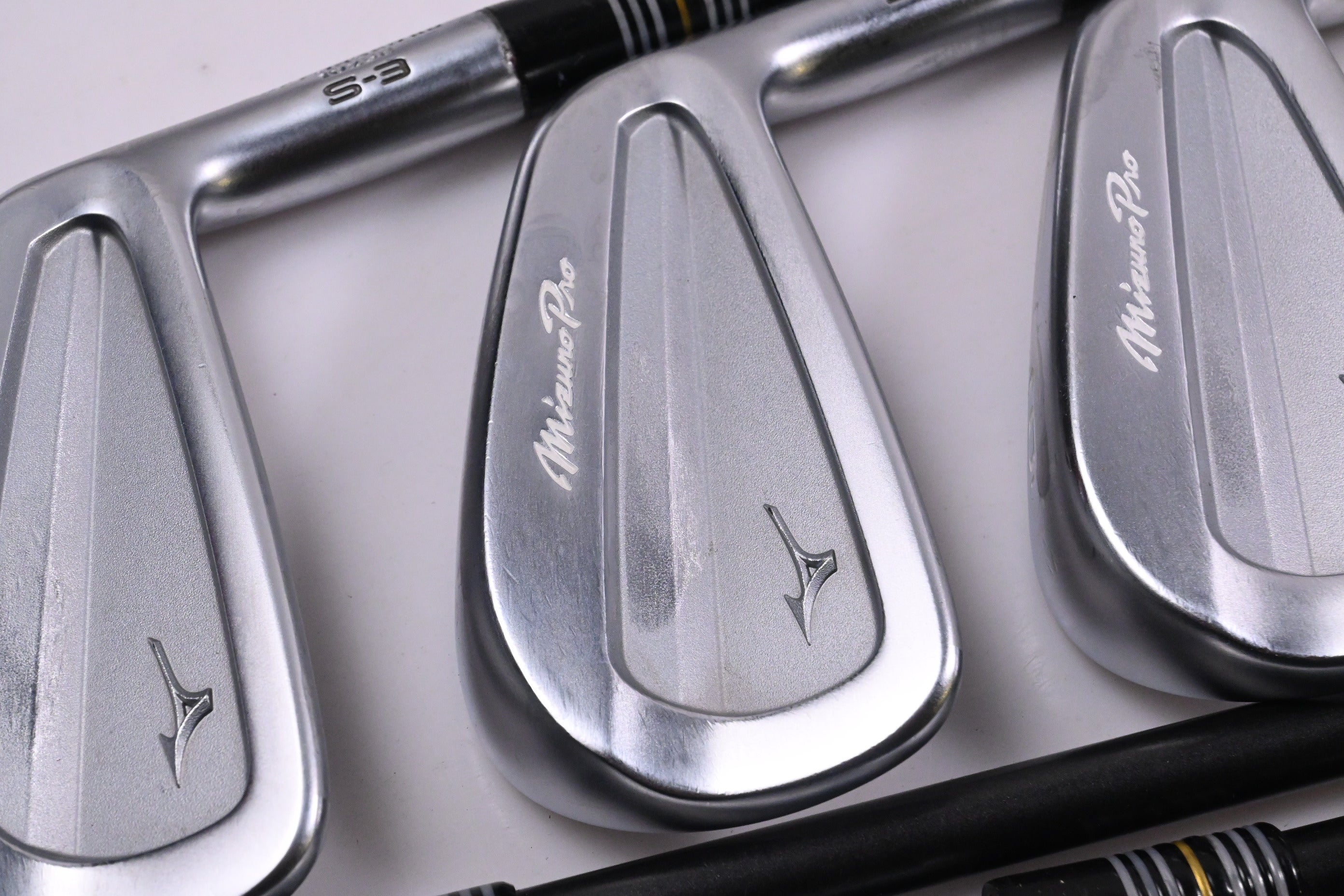 Mizuno Pro S-3 Irons / 4-PW / Stiff Flex Dynamic Gold Mid 115 S400 Shafts