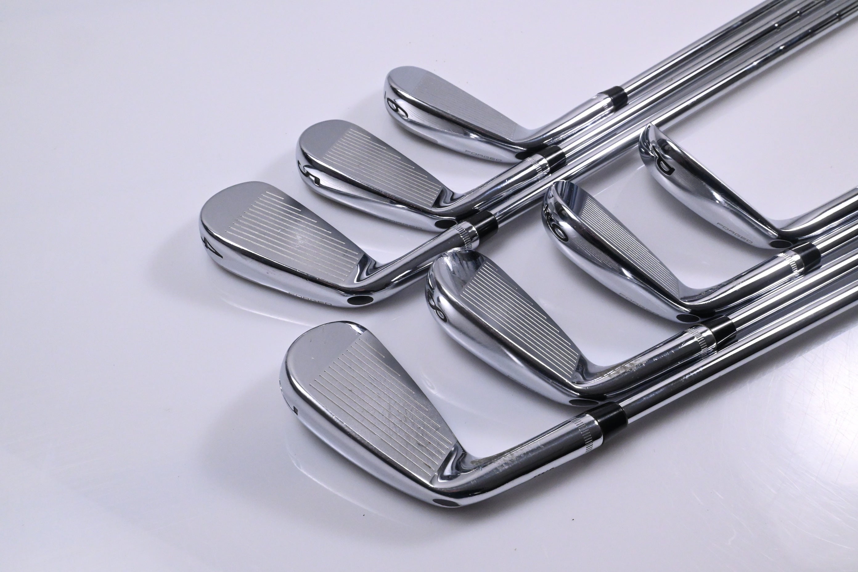Wilson Staff Model 2024 CB Irons / 4-PW / Regular Flex KBS Tour Lite Shafts