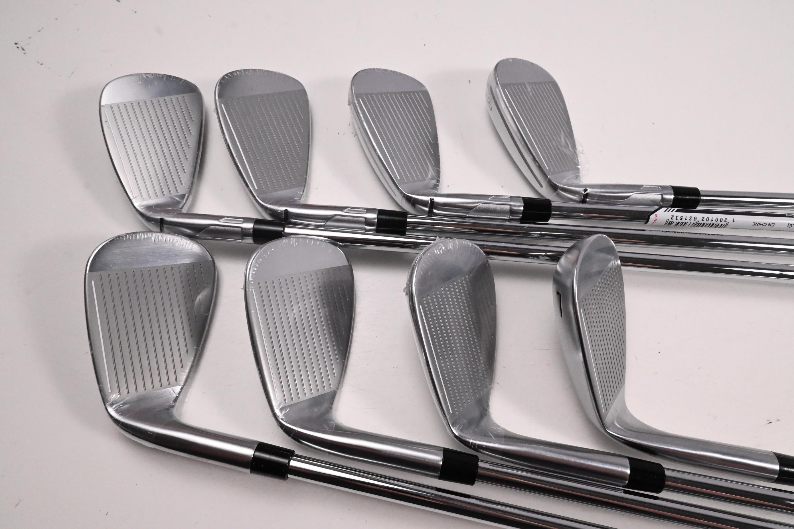 Taylormade Qi Max Irons / 5-PW+SW+LW / Regular Flex KBS MAX MT 85 Shafts