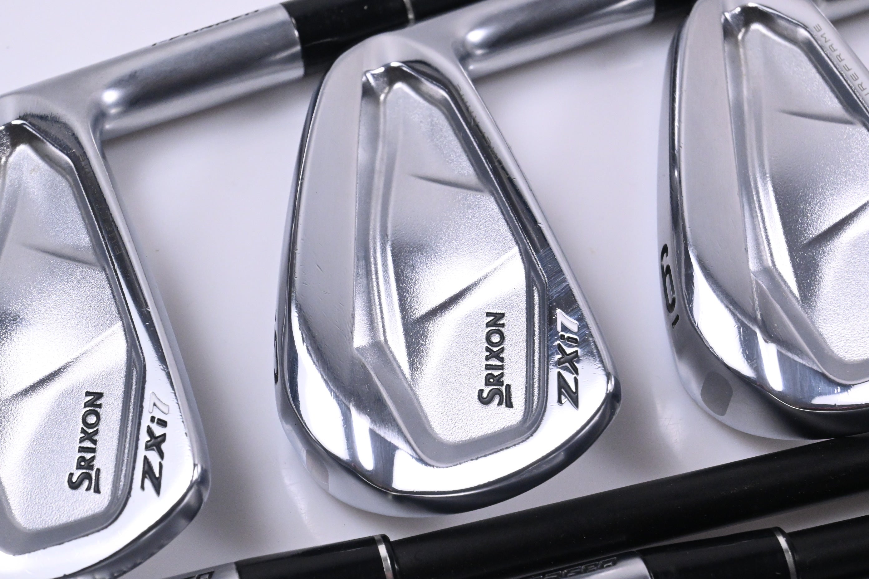 Srixon ZXi7 Irons / 4-PW / Regular Flex KBS TGI 60 Shafts