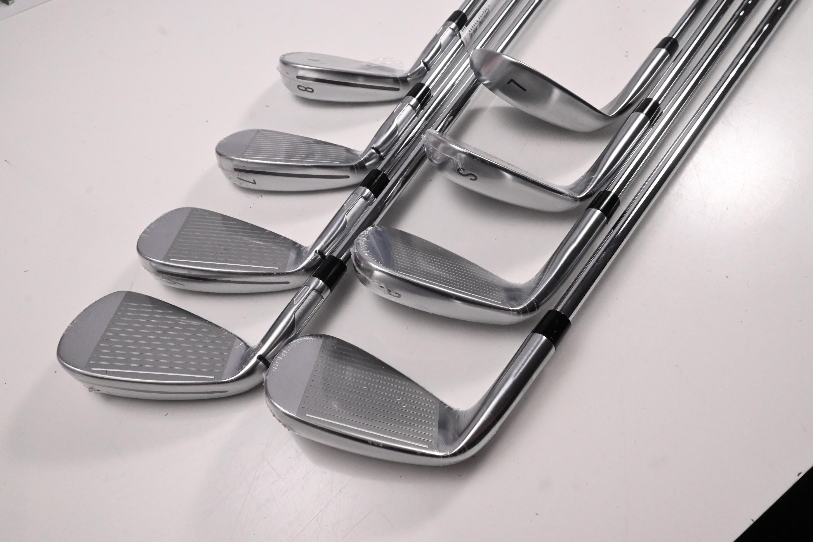 Taylormade Qi Max Irons / 5-PW+SW+LW / Regular Flex KBS MAX MT 85 Shafts