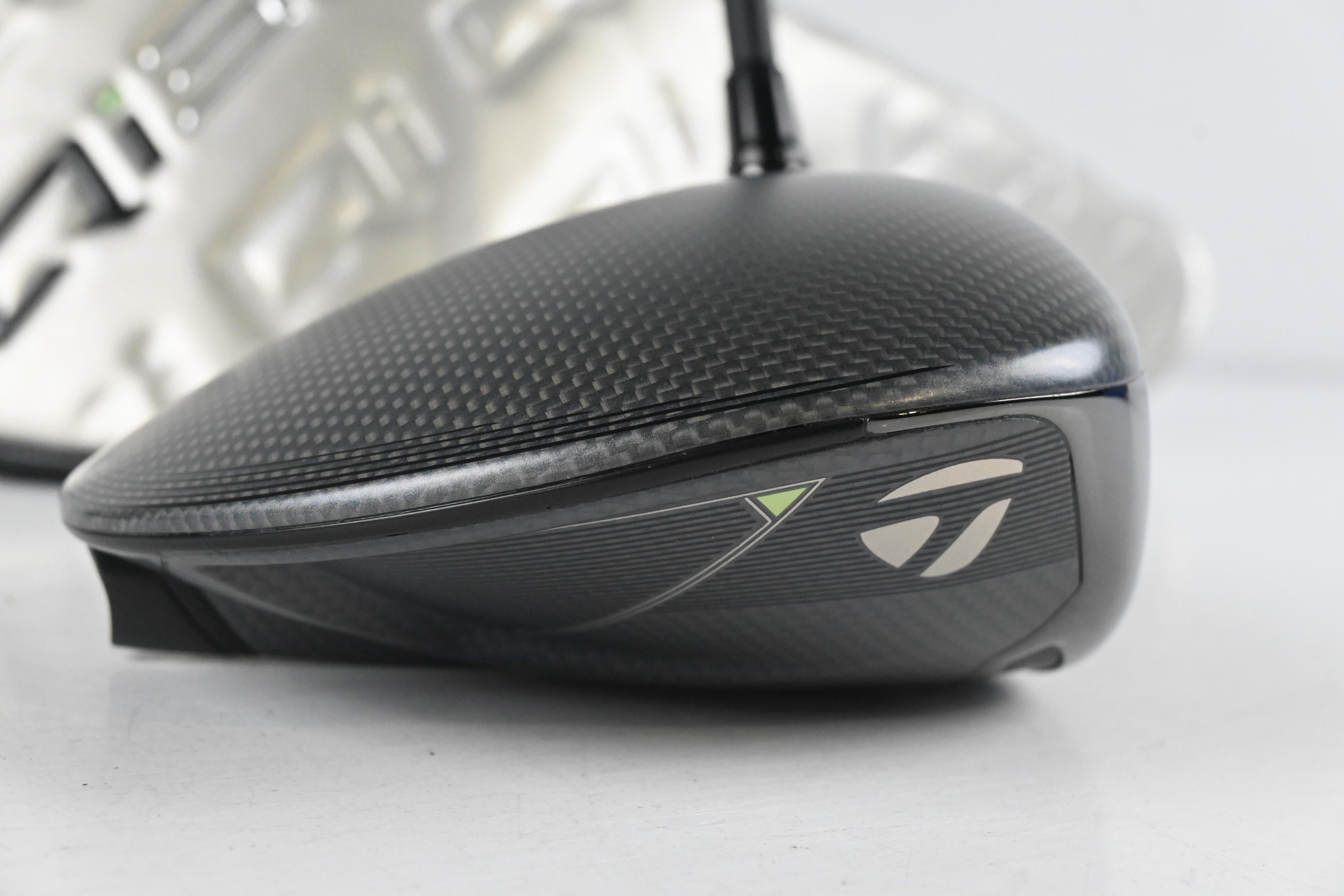 Taylormade Qi35 Driver / 10.5 Degree / Stiff Flex Kai'li Dark Waves CB Blue 60