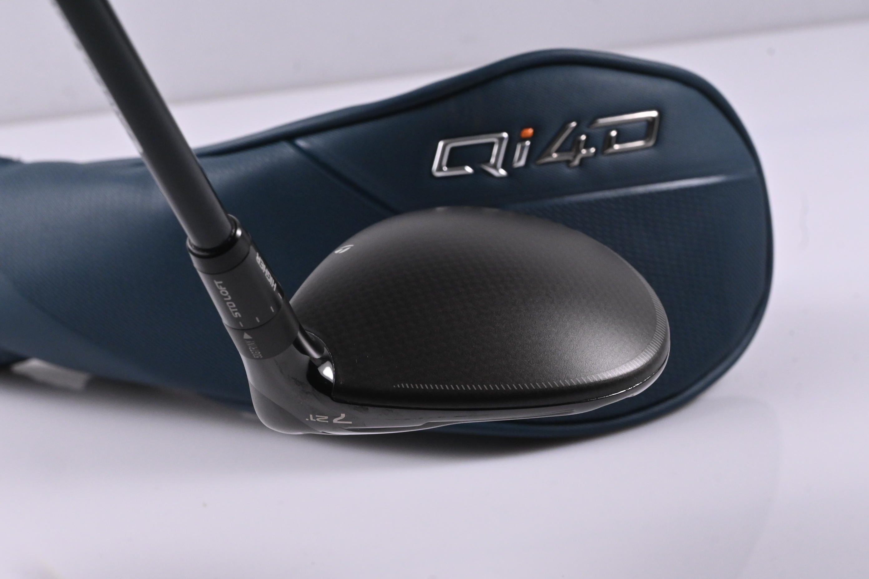 Taylormade Qi4D #7 Wood / 21 Degree / X-Flex Graphite Design Tour AD FI 8 Shaft