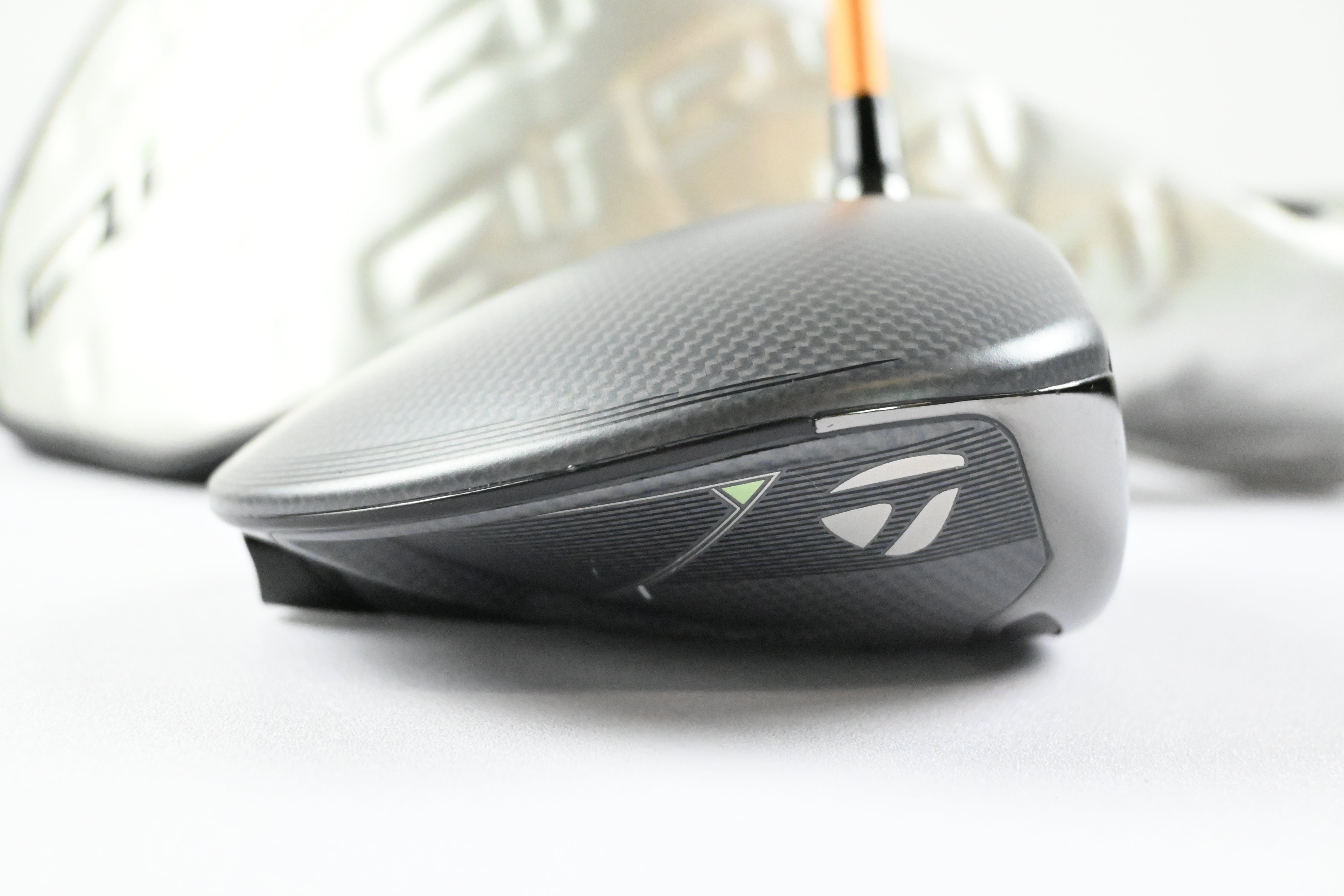 Taylormade Qi35 Driver / 9 Degree / Stiff Flex UST Mamiya Proforce V2 6