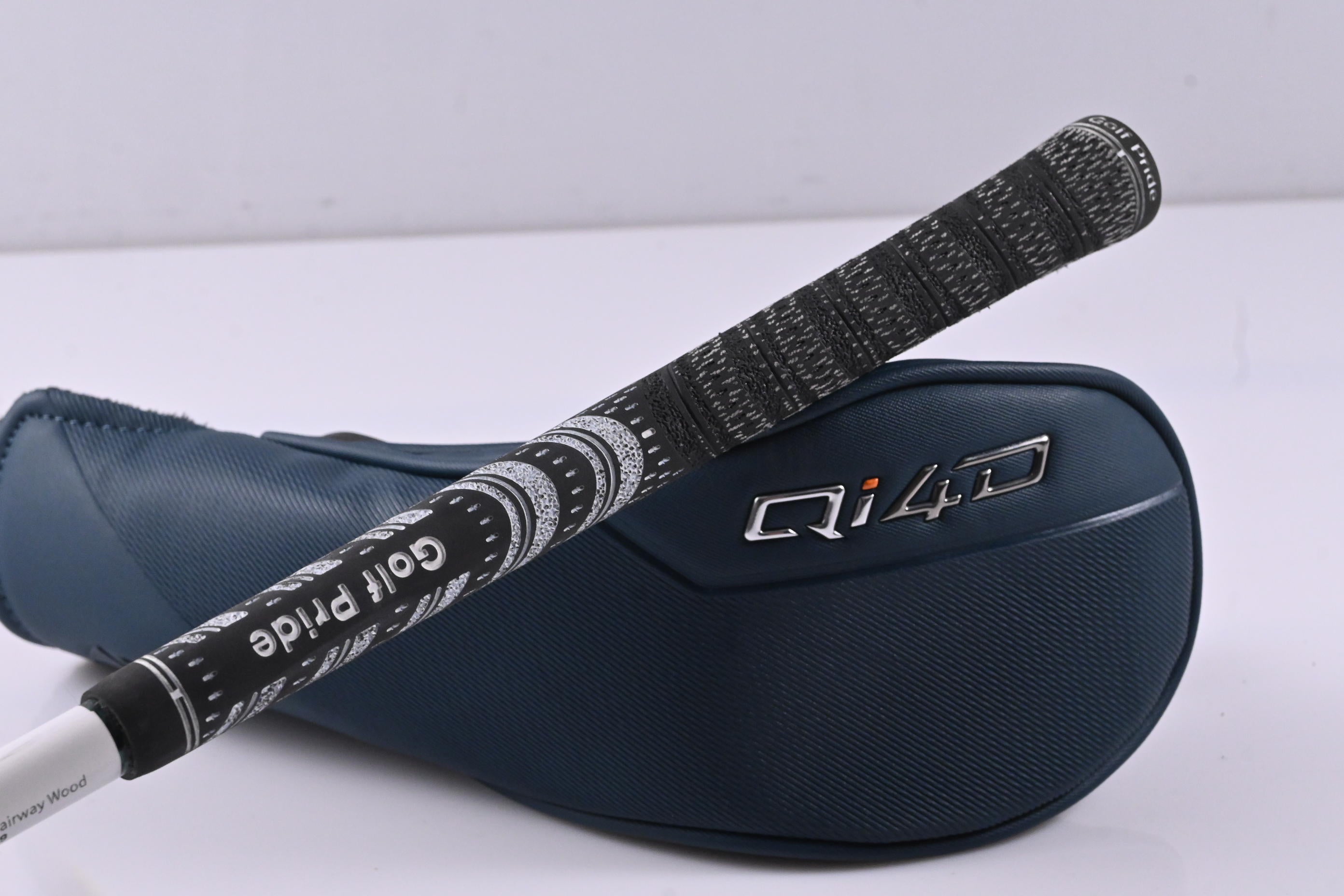 Taylormade Qi4D #7 Wood / 21 Degree / X-Flex Graphite Design Tour AD FI 8 Shaft