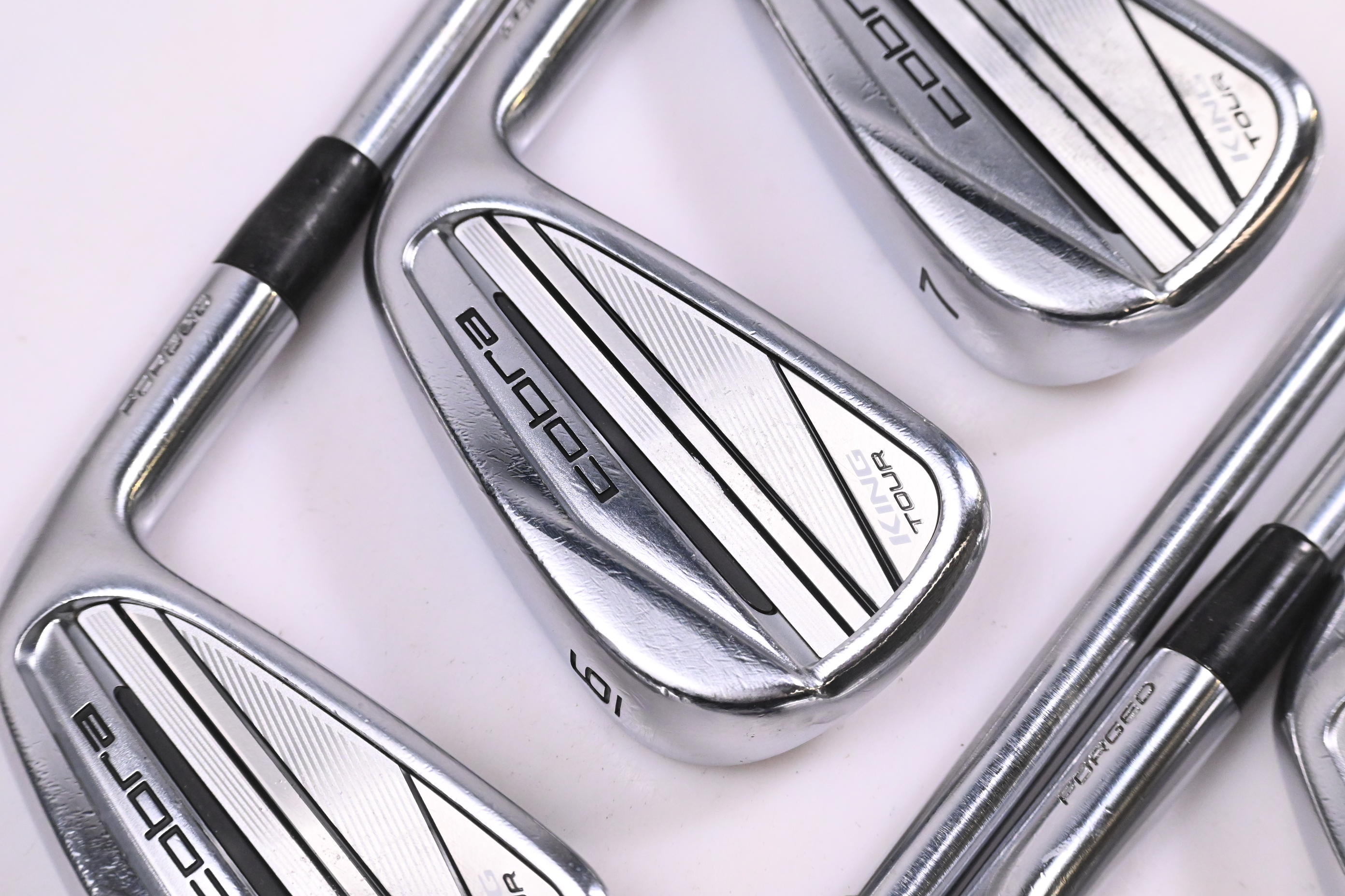 Cobra King Tour 2023 Irons / 5-PW+GW / Regular Flex Project X IO 105 Shafts