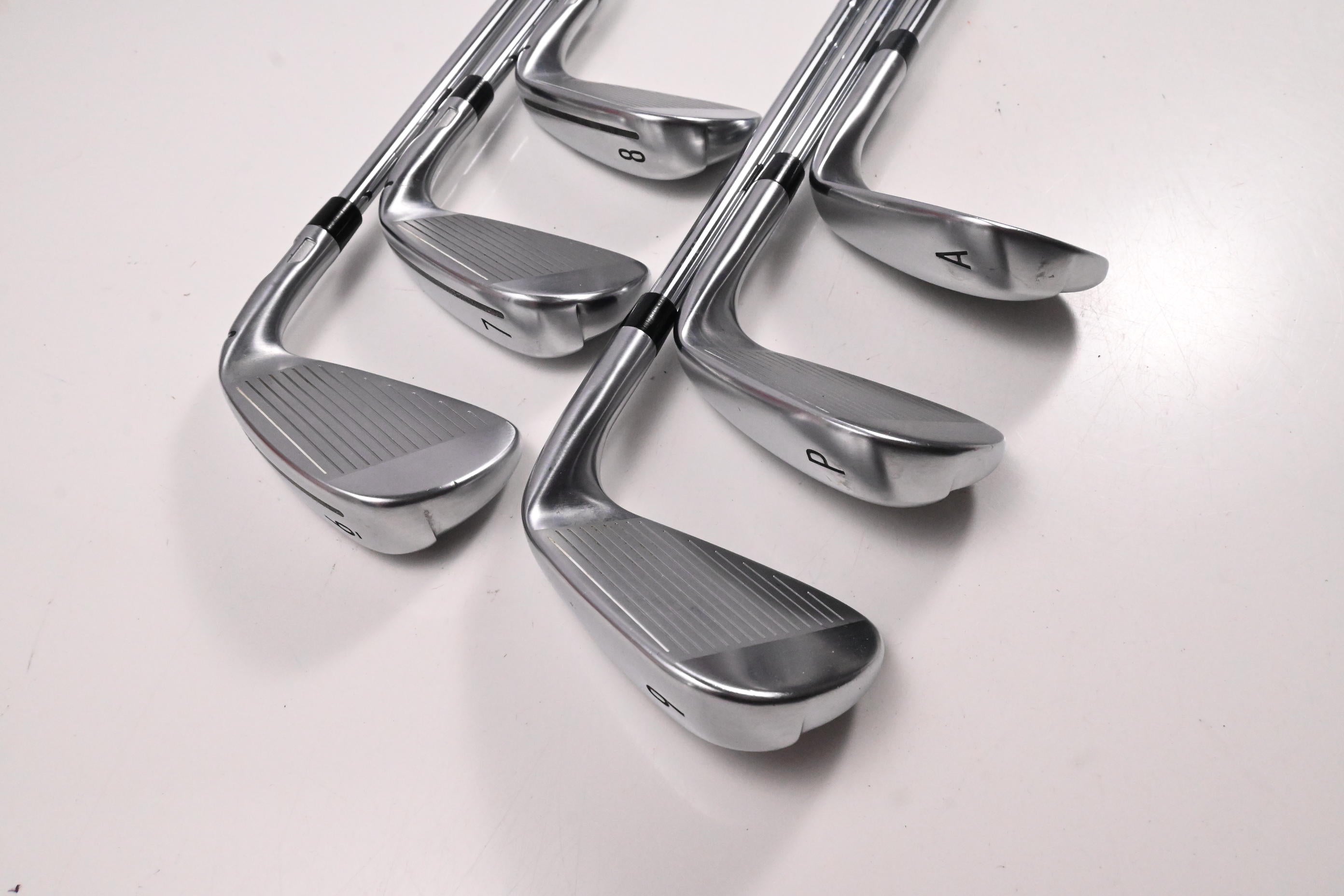 Left Hand Taylormade Qi Max Irons / 6-PW+GW / Regular Flex KBS Tour Lite Shafts
