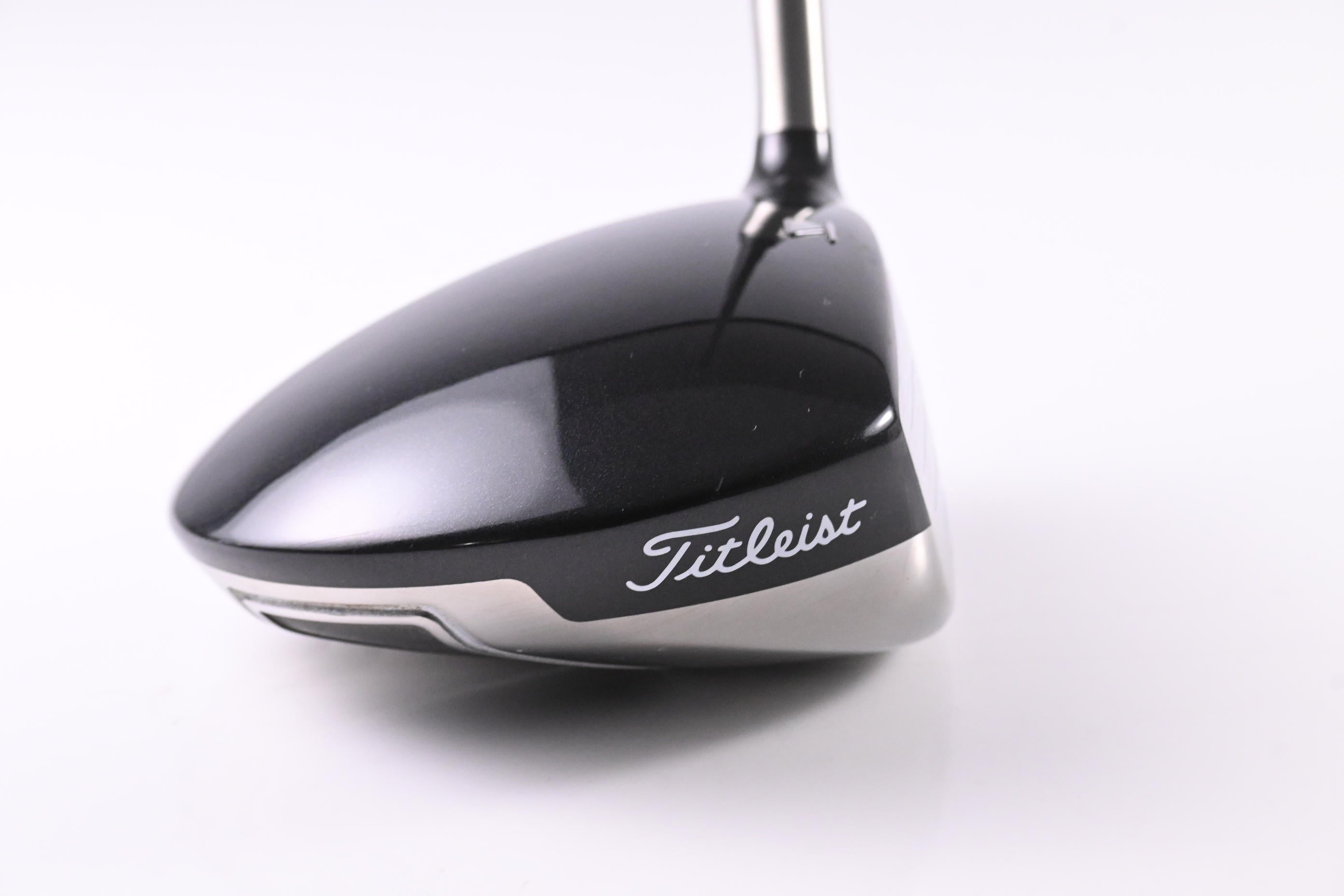 Titleist 909 D2 Driver / 9.5 Degree / Stiff Flex Aldila Voodoo Shaft