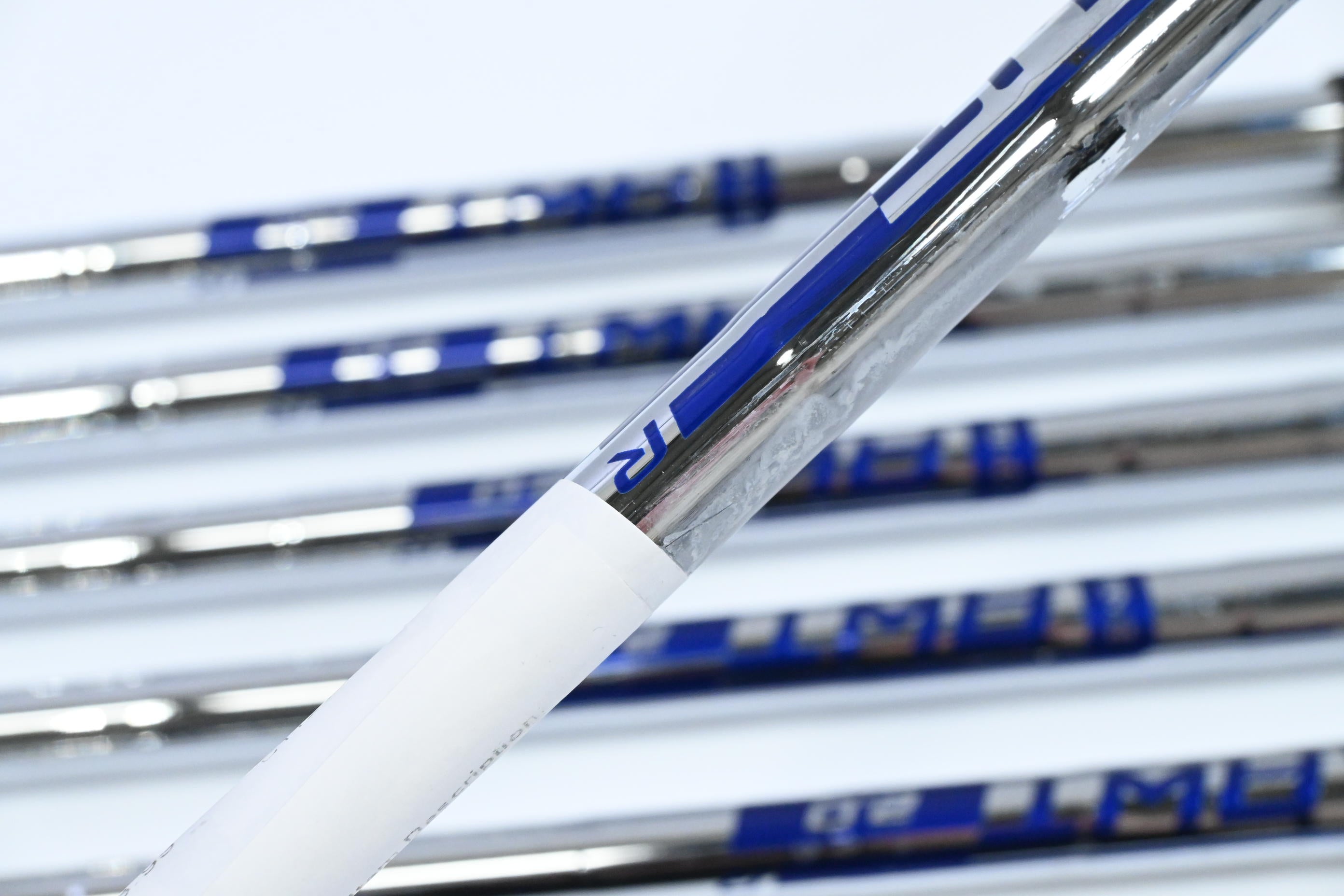 Ping G400 Irons / 5-PW / Green Dot / Regular Flex Ping AWT 2.0 Shafts