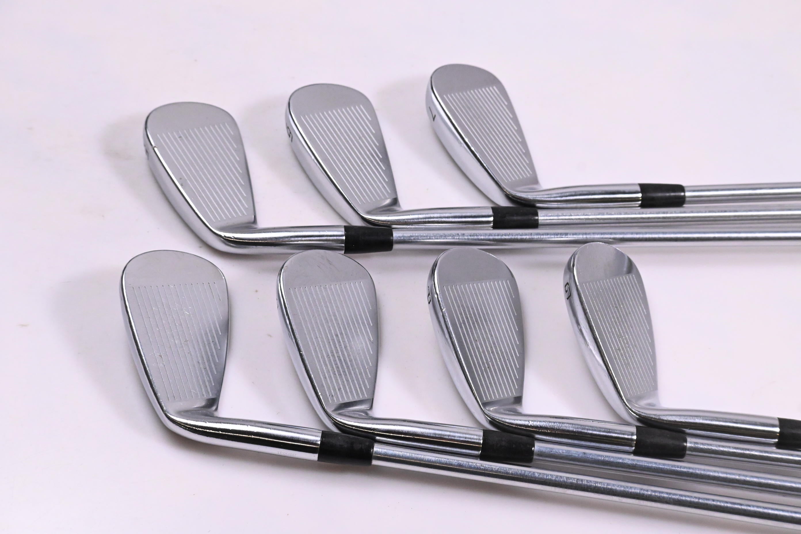 Cobra King Tour 2023 Irons / 5-PW+GW / Regular Flex Project X IO 105 Shafts