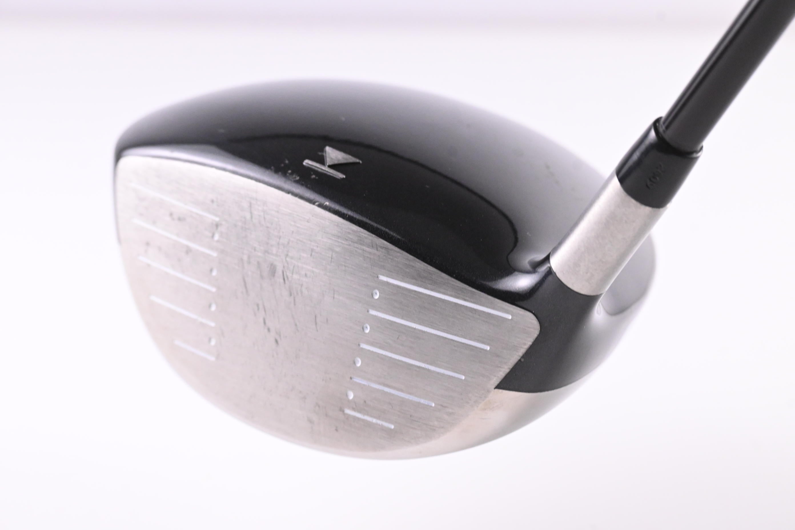Titleist 909 D2 Driver / 9.5 Degree / Stiff Flex Aldila Voodoo Shaft