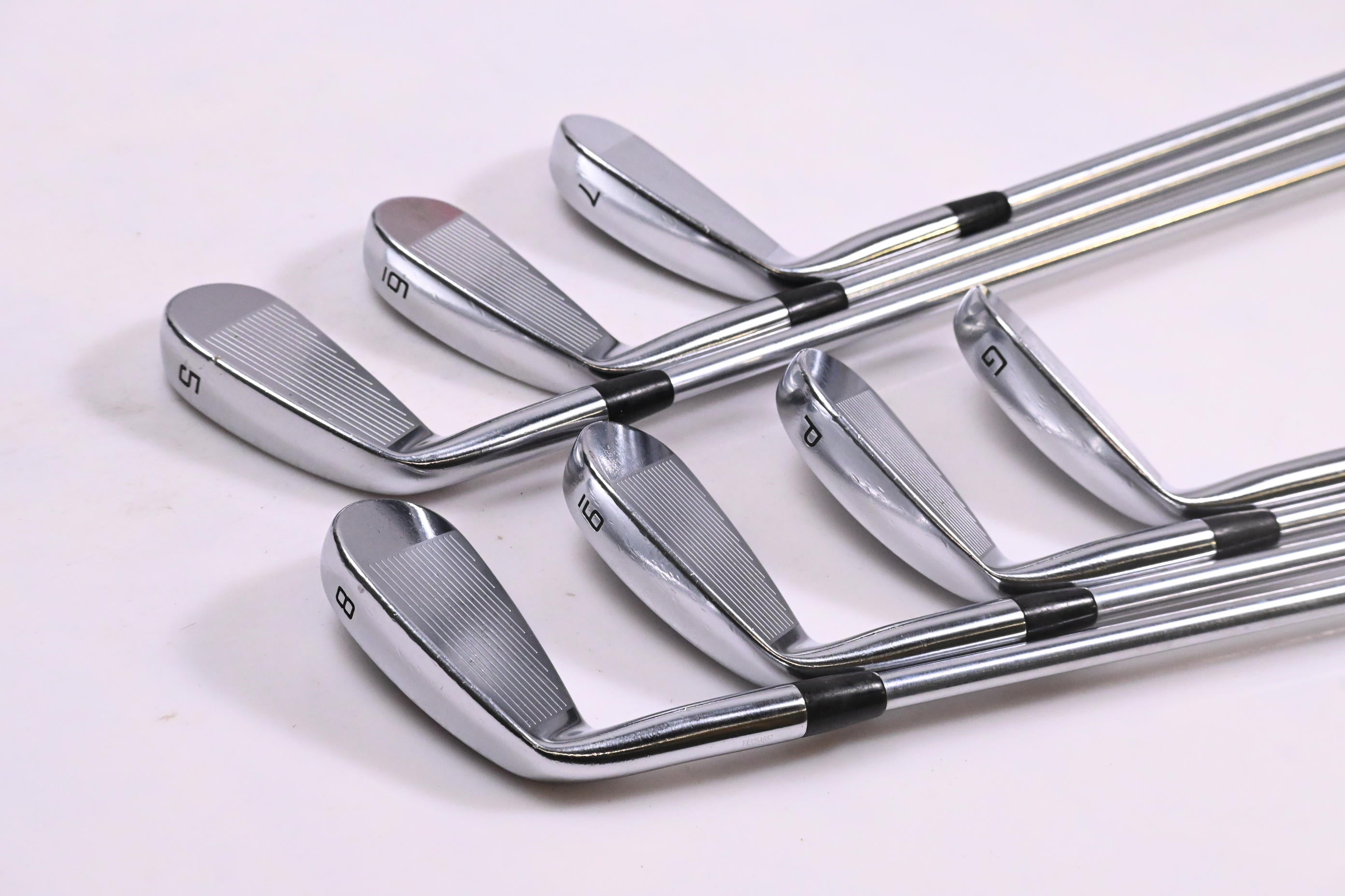 Cobra King Tour 2023 Irons / 5-PW+GW / Regular Flex Project X IO 105 Shafts