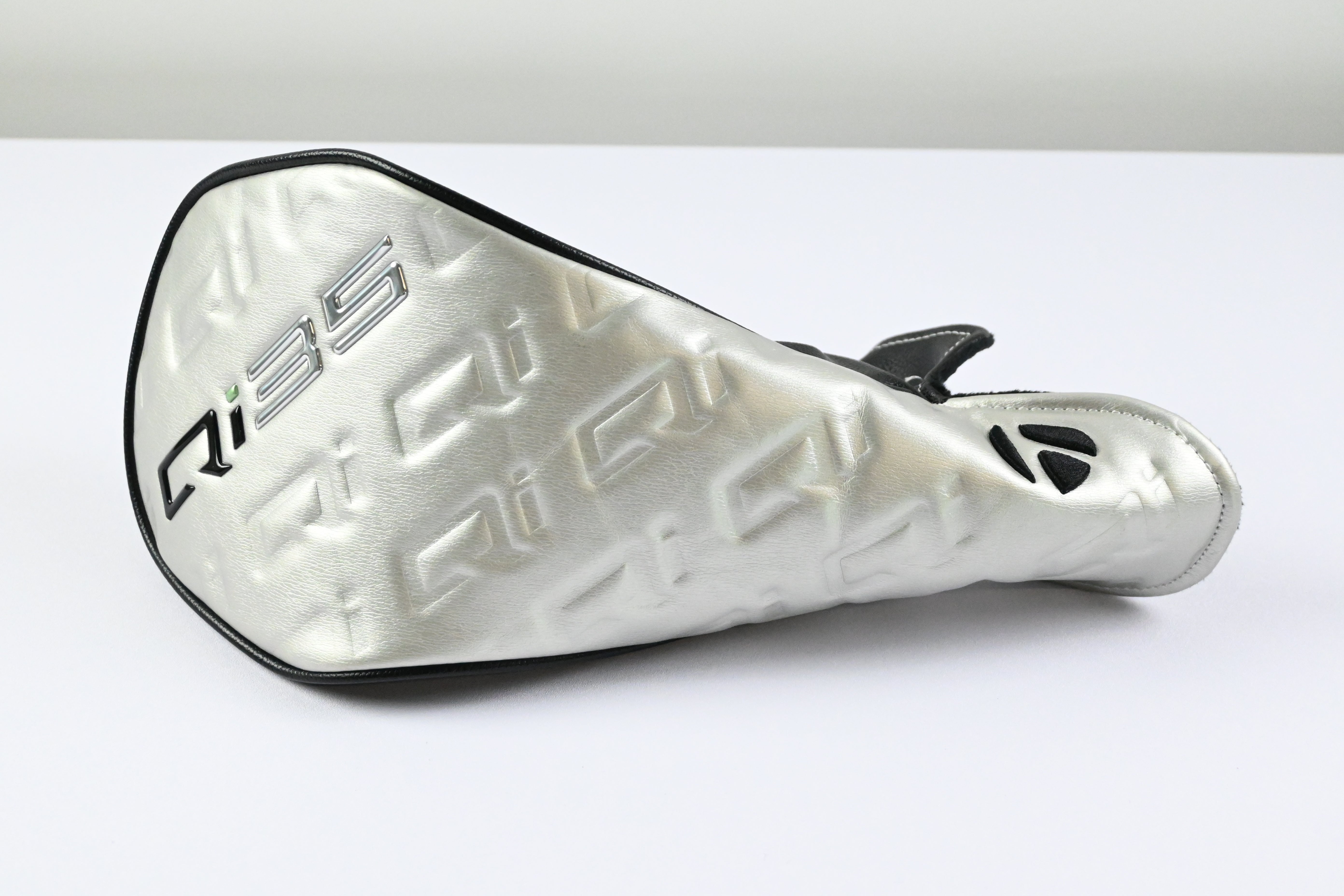 Taylormade Qi35 Driver / 9 Degree / Stiff Flex UST Mamiya Proforce V2 6