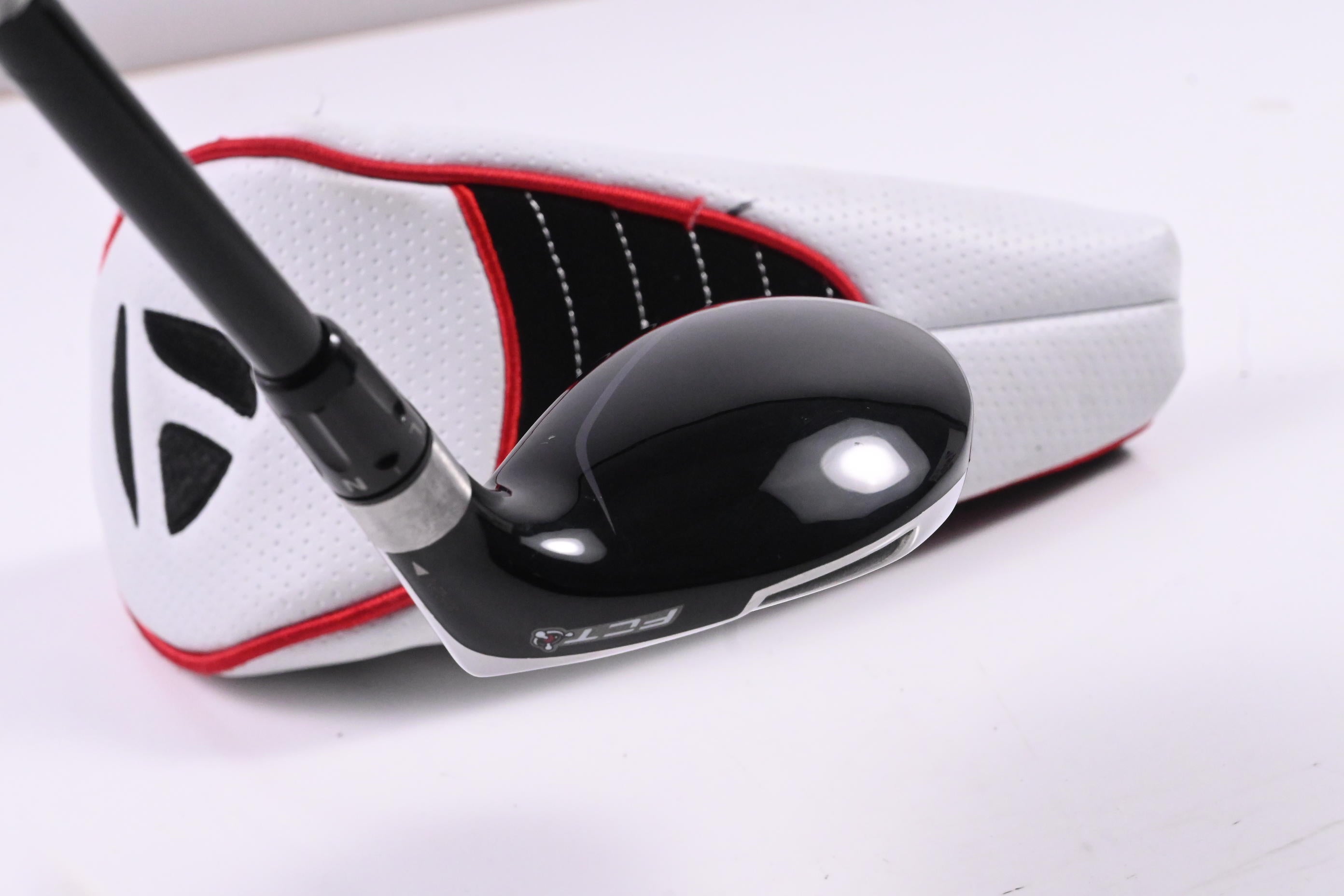 Taylormade Rescue 2009 #3 Hybrid / 19 Degree / Stiff Flex Aldila Voodoo SVS8