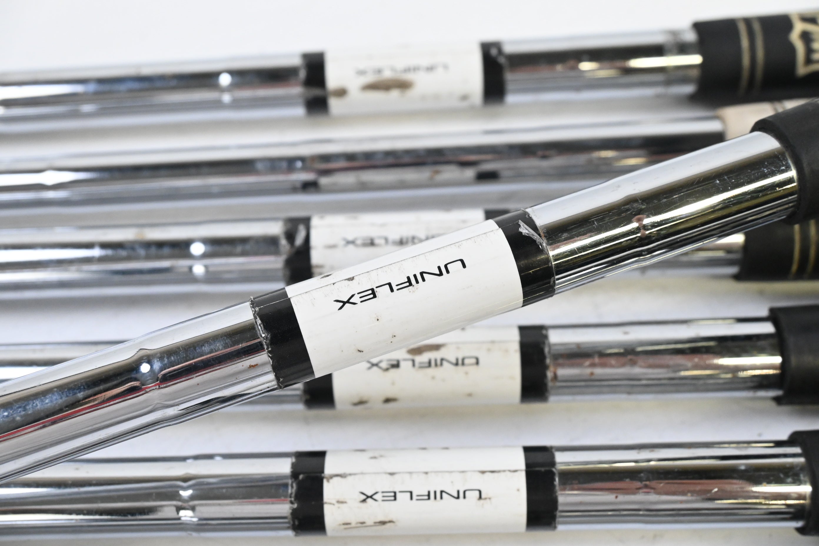 Wilson D100 Irons / 4-PW+SW / Uniflex SL85 Shafts