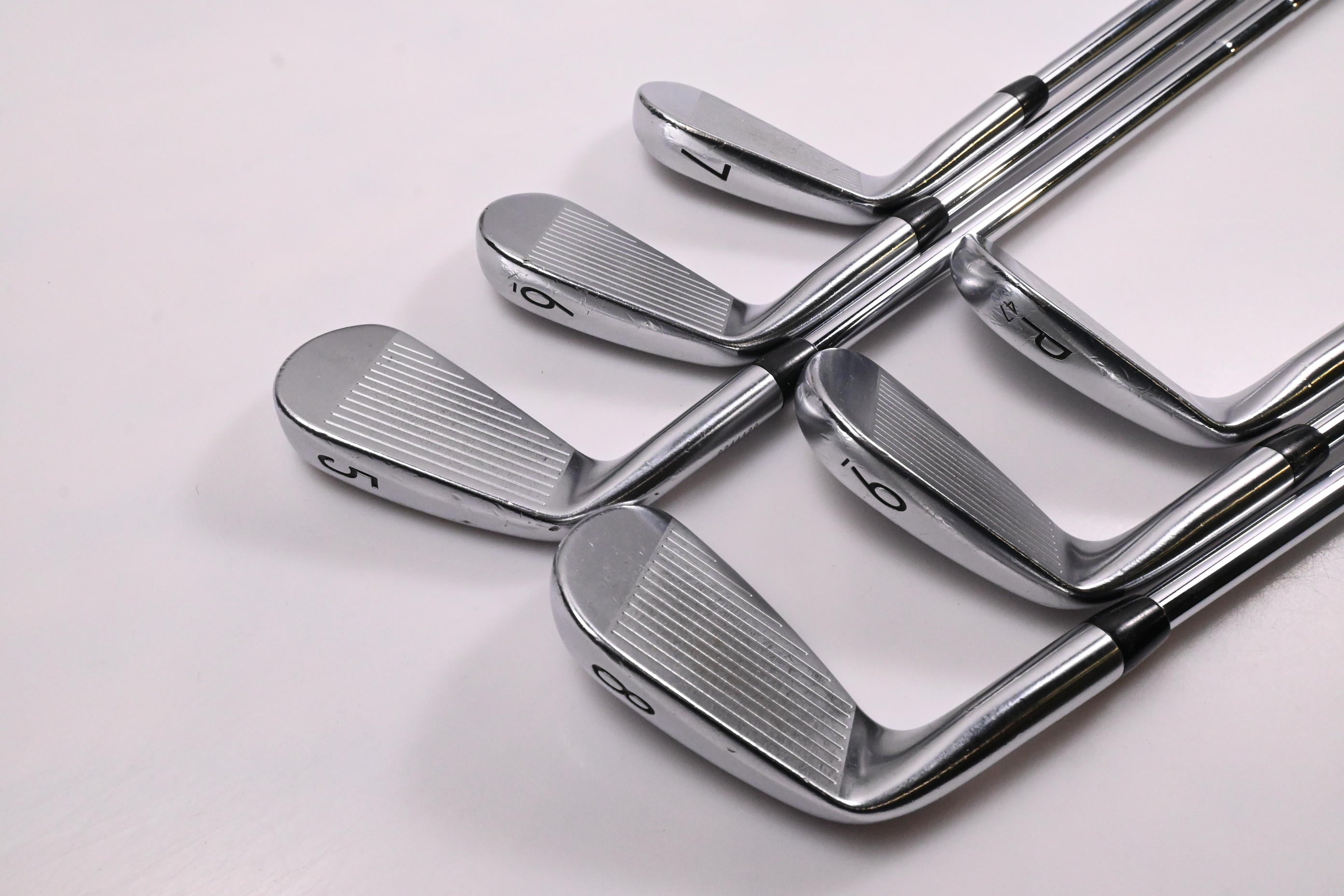 Titleist MB 620 Irons / 5-PW / Stiff Flex AMT Tour White S300 Shafts