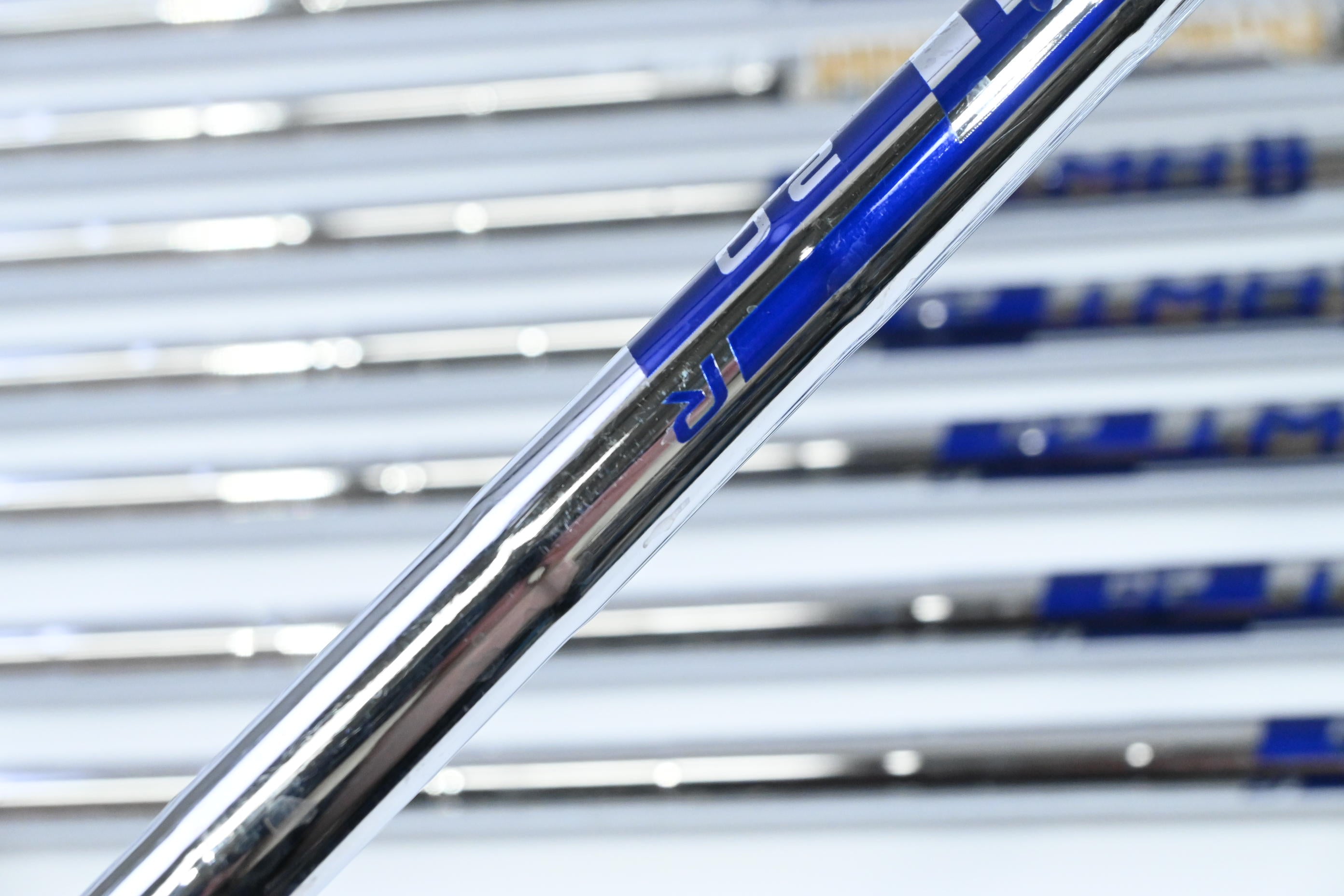 Ping G425 Irons / 4-PW+UW+SW / Blue Dot / Regular Flex Ping AWT 2.0 Shafts