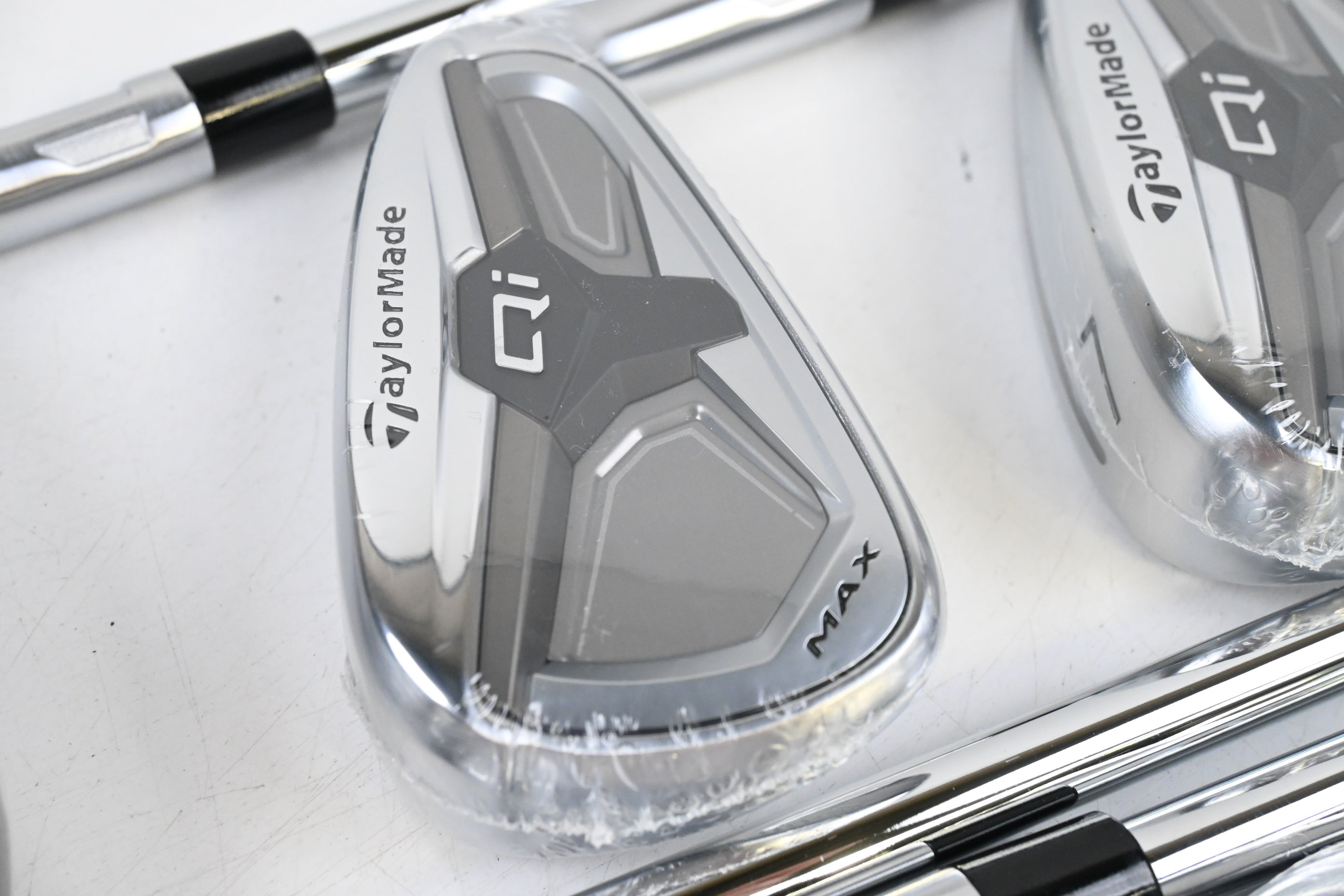 Taylormade Qi Max Irons / 5-PW+SW / Regular Flex KBS MAX MT 85 Shafts