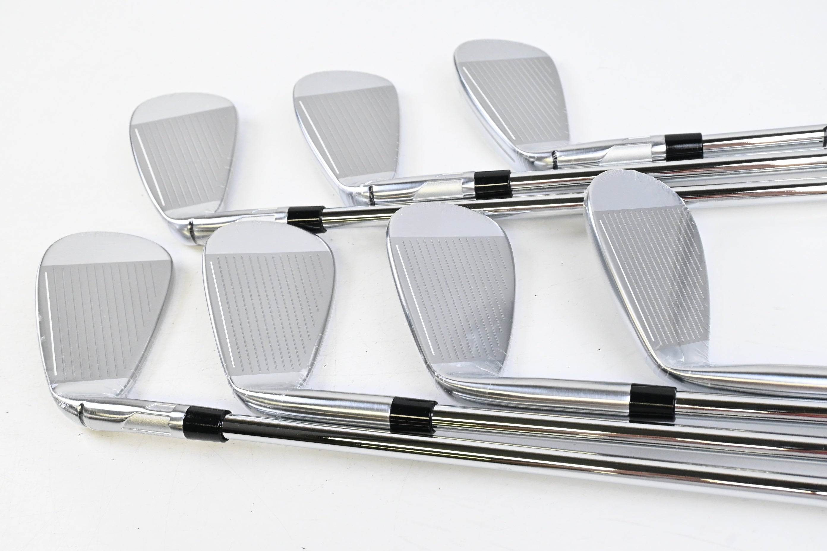 Taylormade Qi Max Irons / 5-PW+SW / Regular Flex KBS MAX MT 85 Shafts