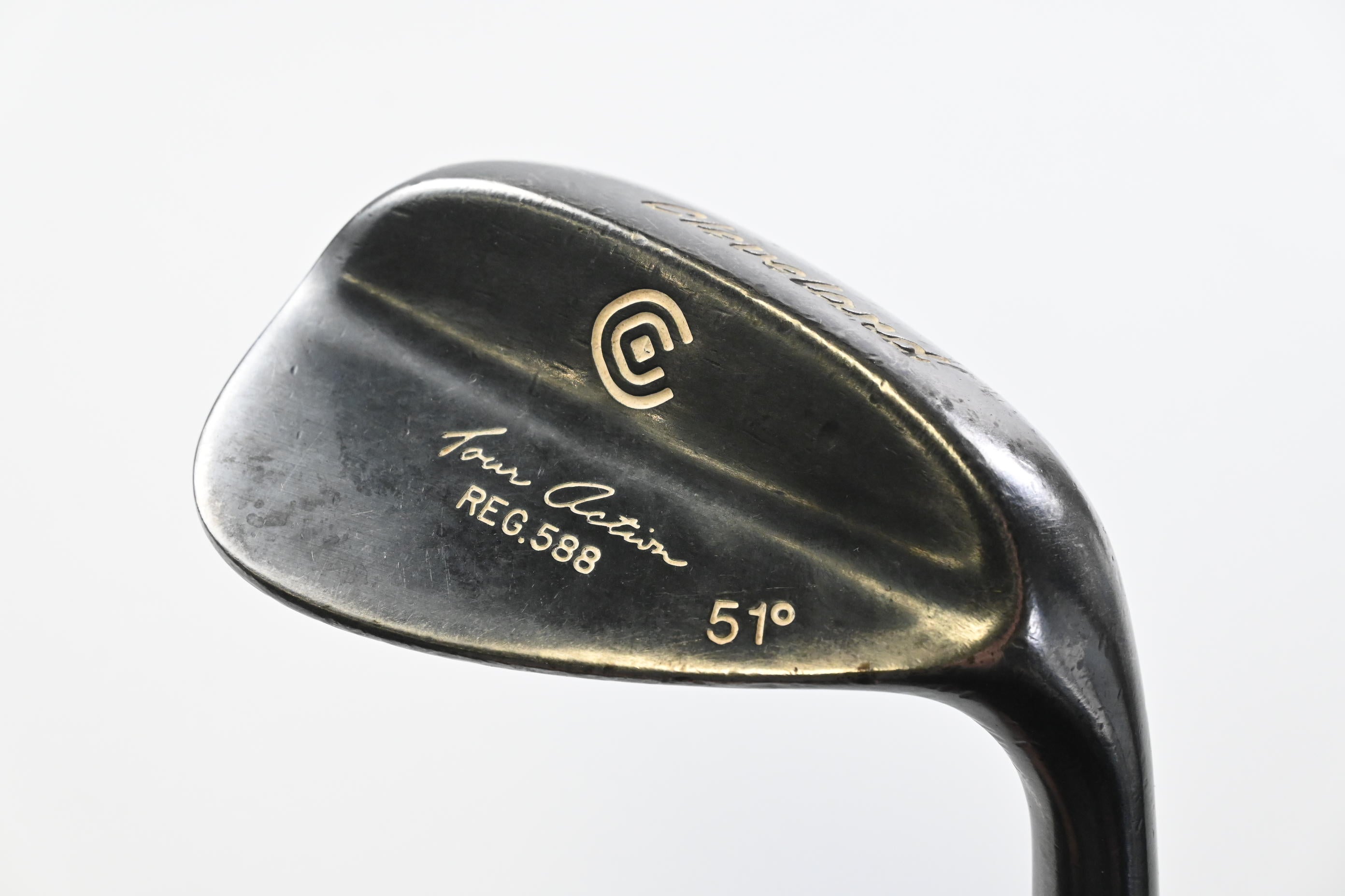 Cleveland 588 Tour Action Gap Wedge / 51 Degree / Stiff Flex Dynamic Gold Shaft