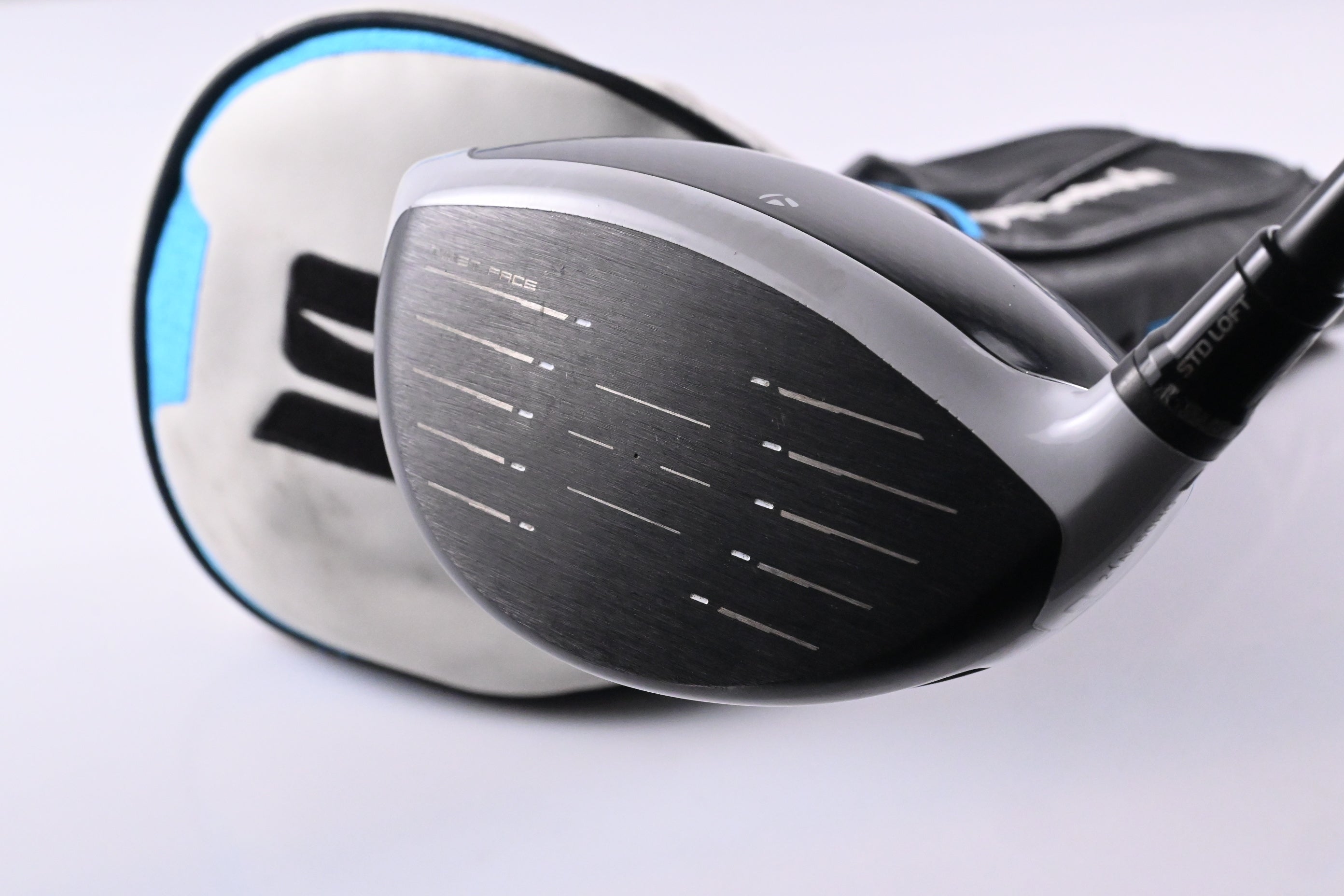 Taylormade SIM2 Max Driver / 9 Degree / Stiff Flex Aldila Rogue 60 Shaft