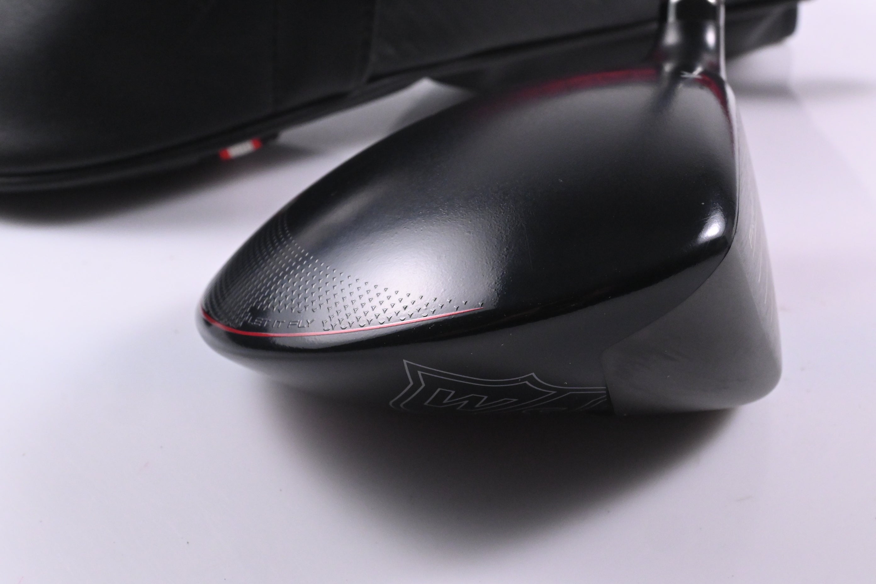 Wilson Dynapower Titanium Driver / 13 Degree / Senior Flex HZRDUS RDX Smoke Red