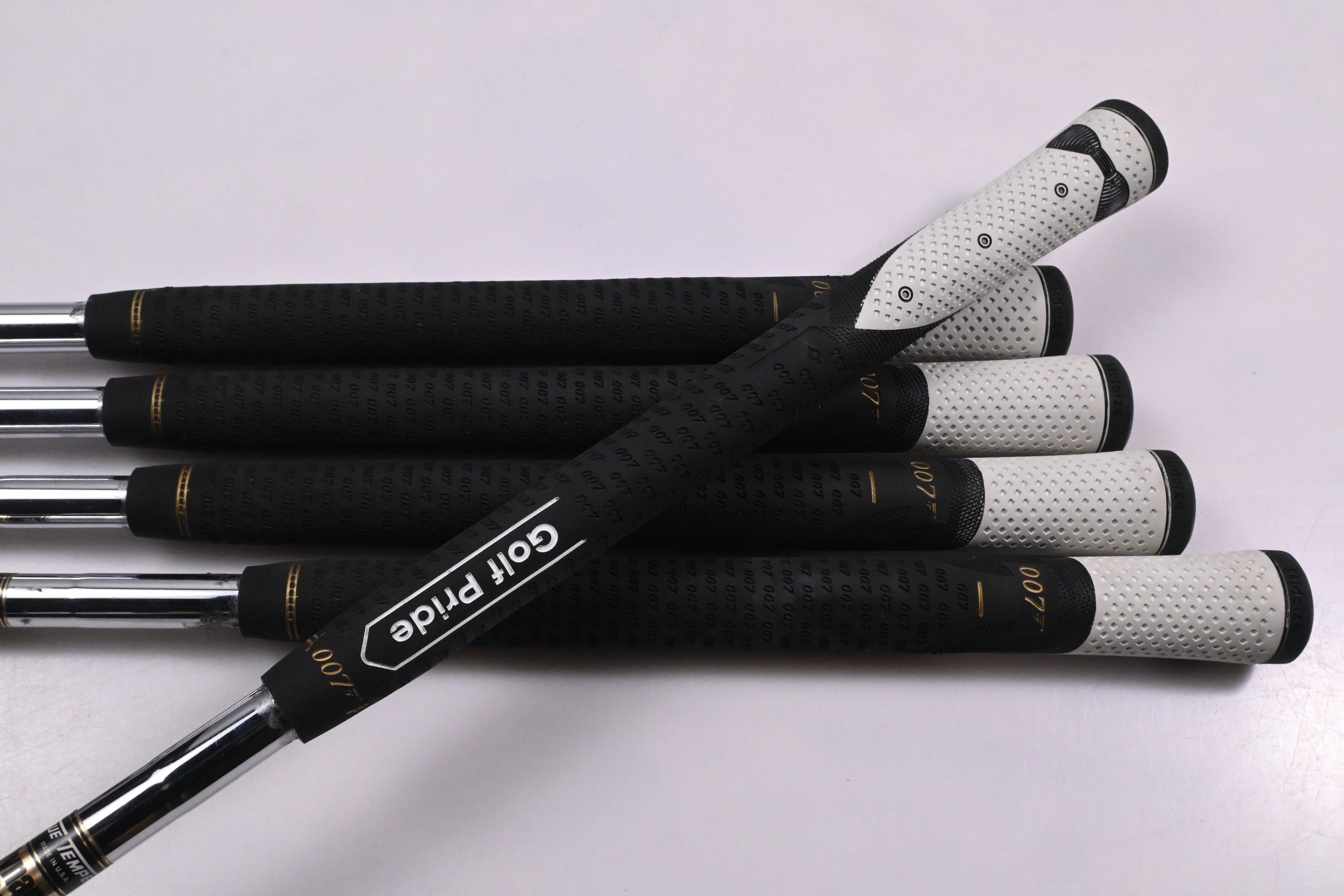 Titleist 714 MB Irons / 5-9i / Stiff Flex Dynamic Gold S300 Shafts