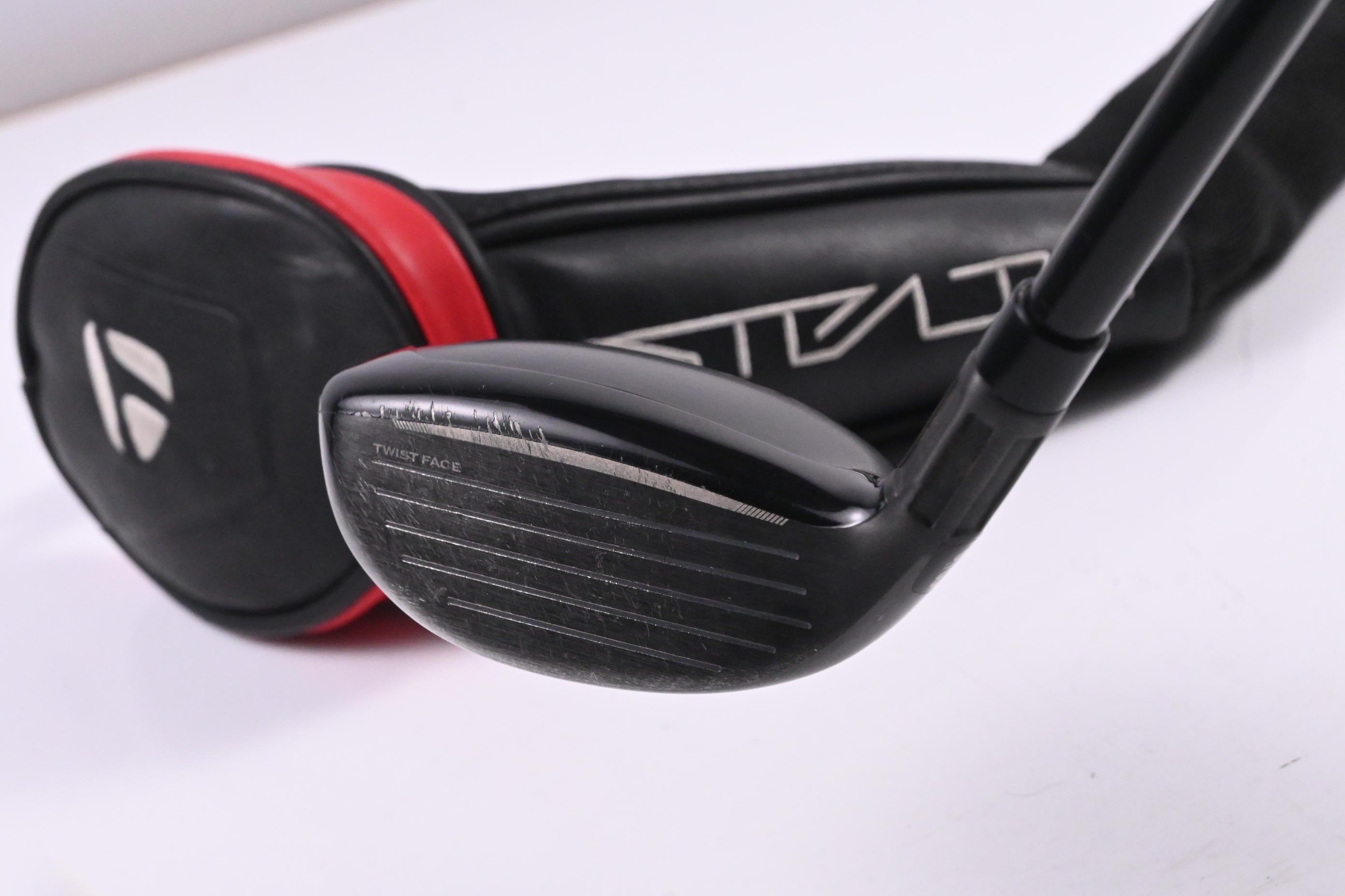 Taylormade Stealth #3 Hybrid / 19 Degree / Regular Flex Fujikura Ventus Red 6