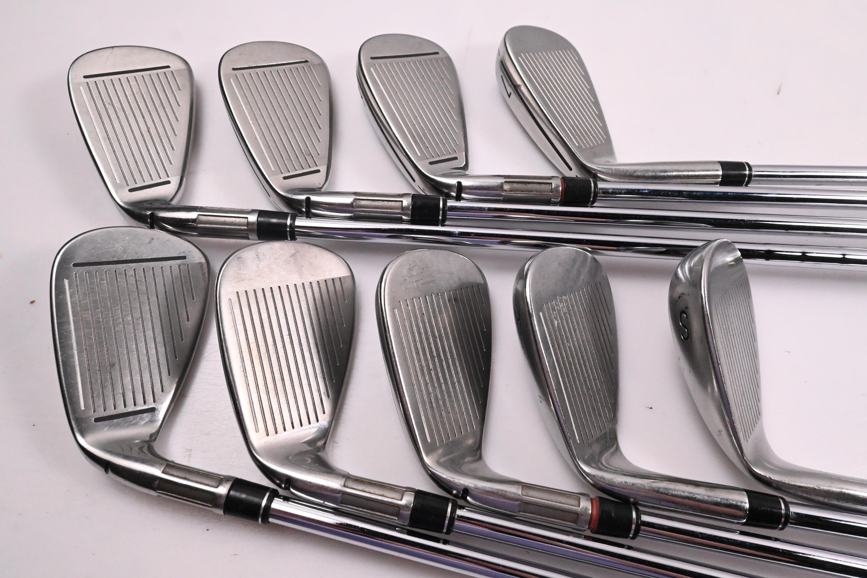 Taylormade M4 Irons / 4-PW+AW+SW / Regular Flex KBS Max 85 Shafts