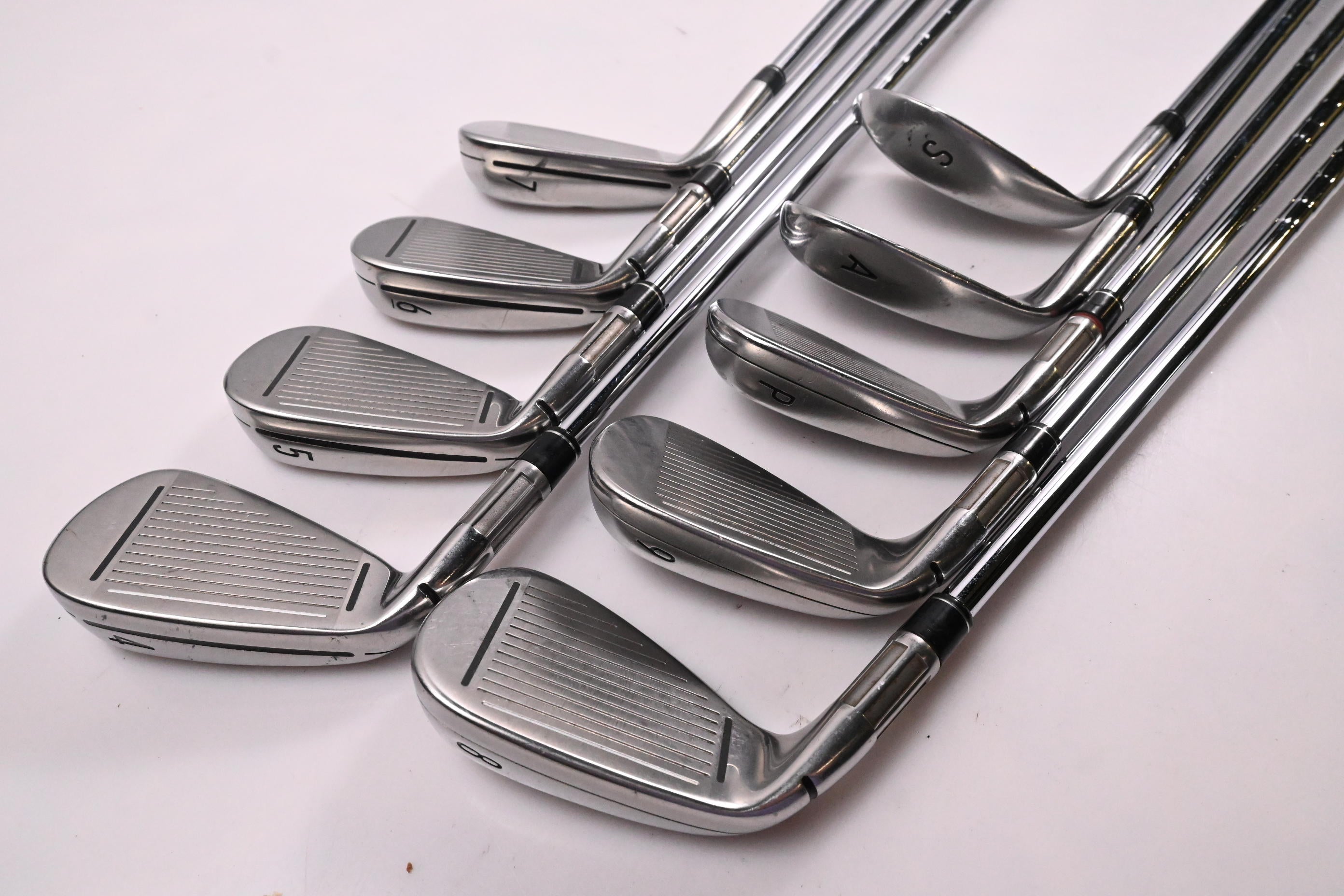 Taylormade M4 Irons / 4-PW+AW+SW / Regular Flex KBS Max 85 Shafts