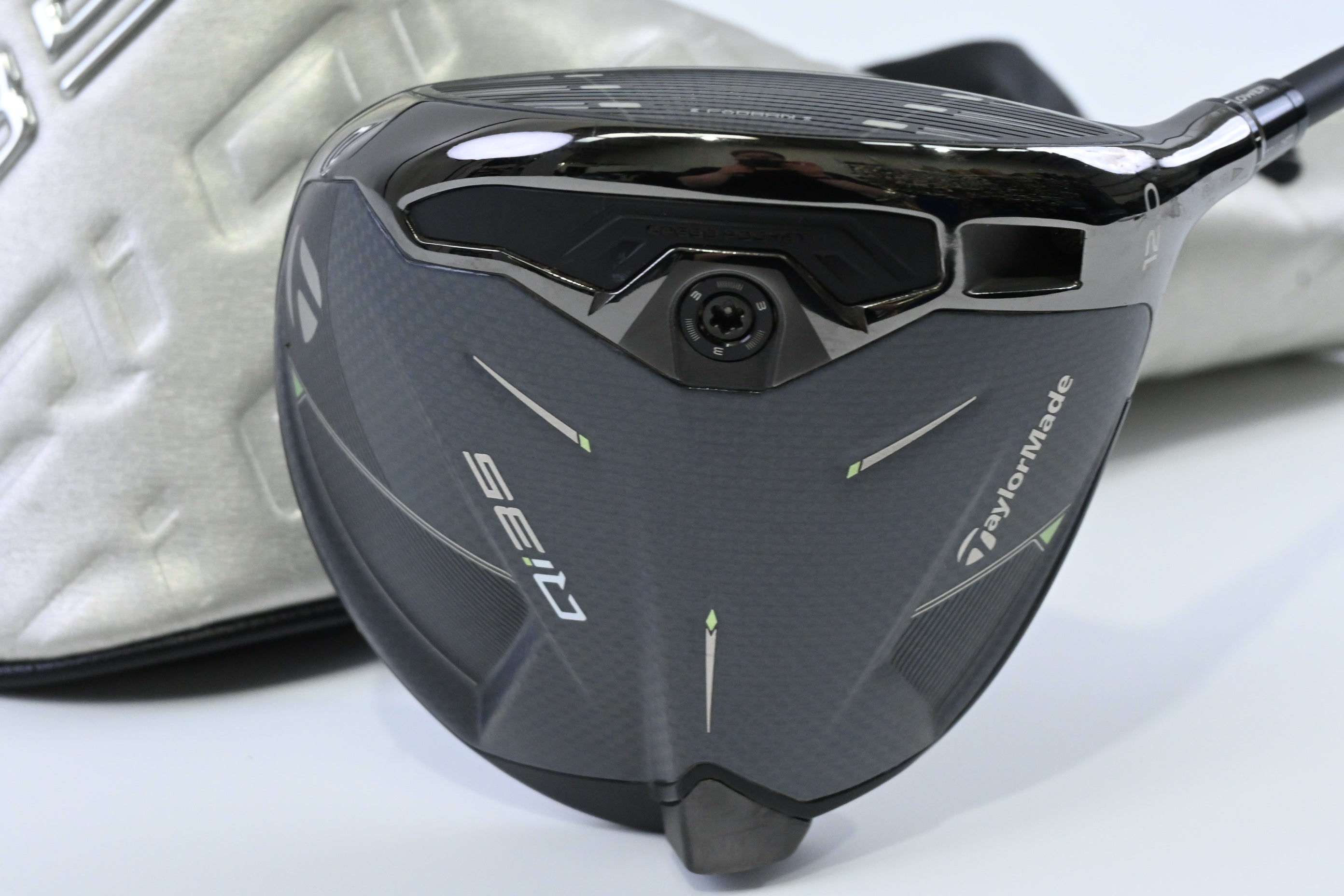 Taylormade Qi35 Driver / 12 Degree / X-Flex KBS Reax Red 60 Shaft