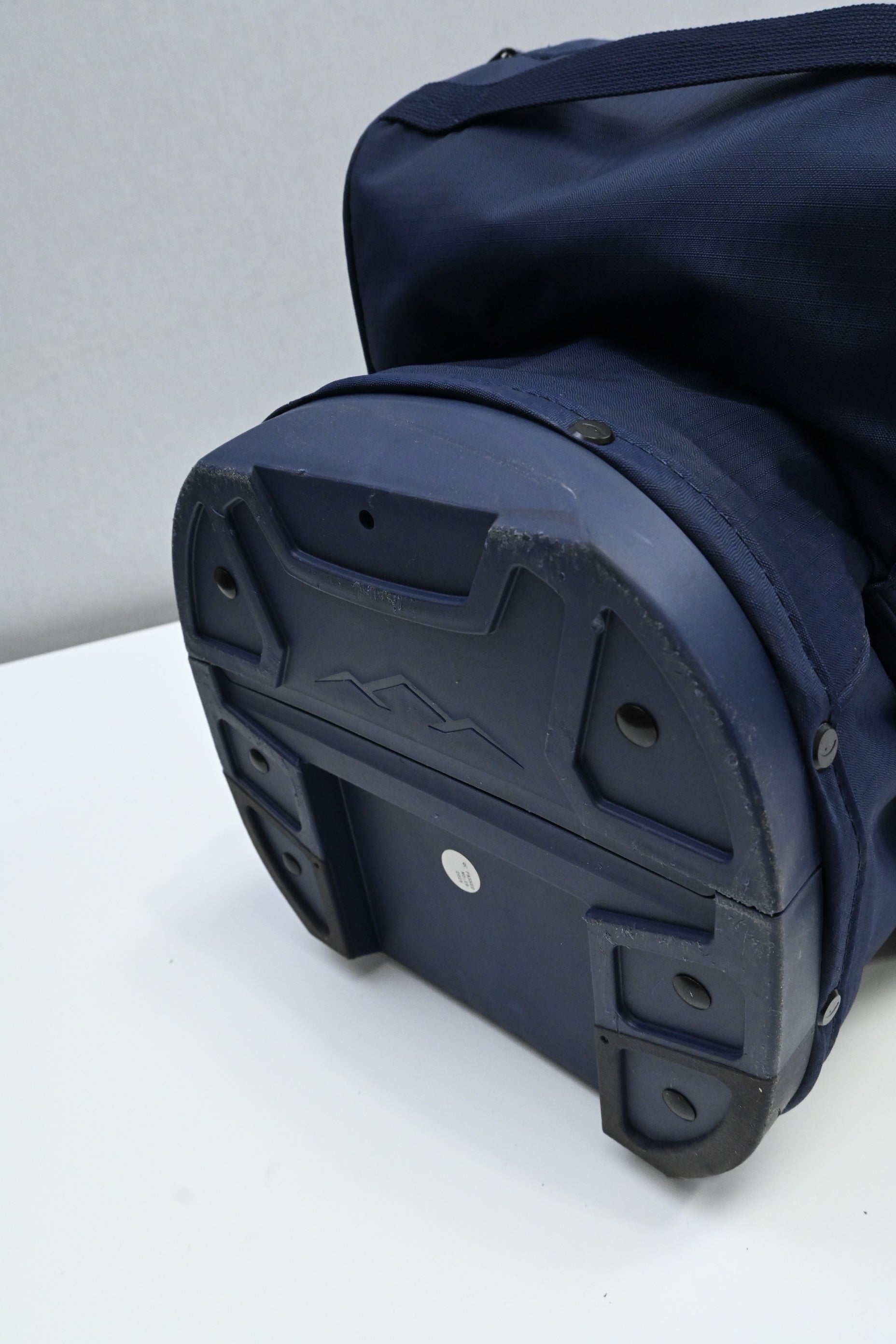 Sun Mountain E-2.5 H2NO Stand Bag / 4-Way / Navy, Gold