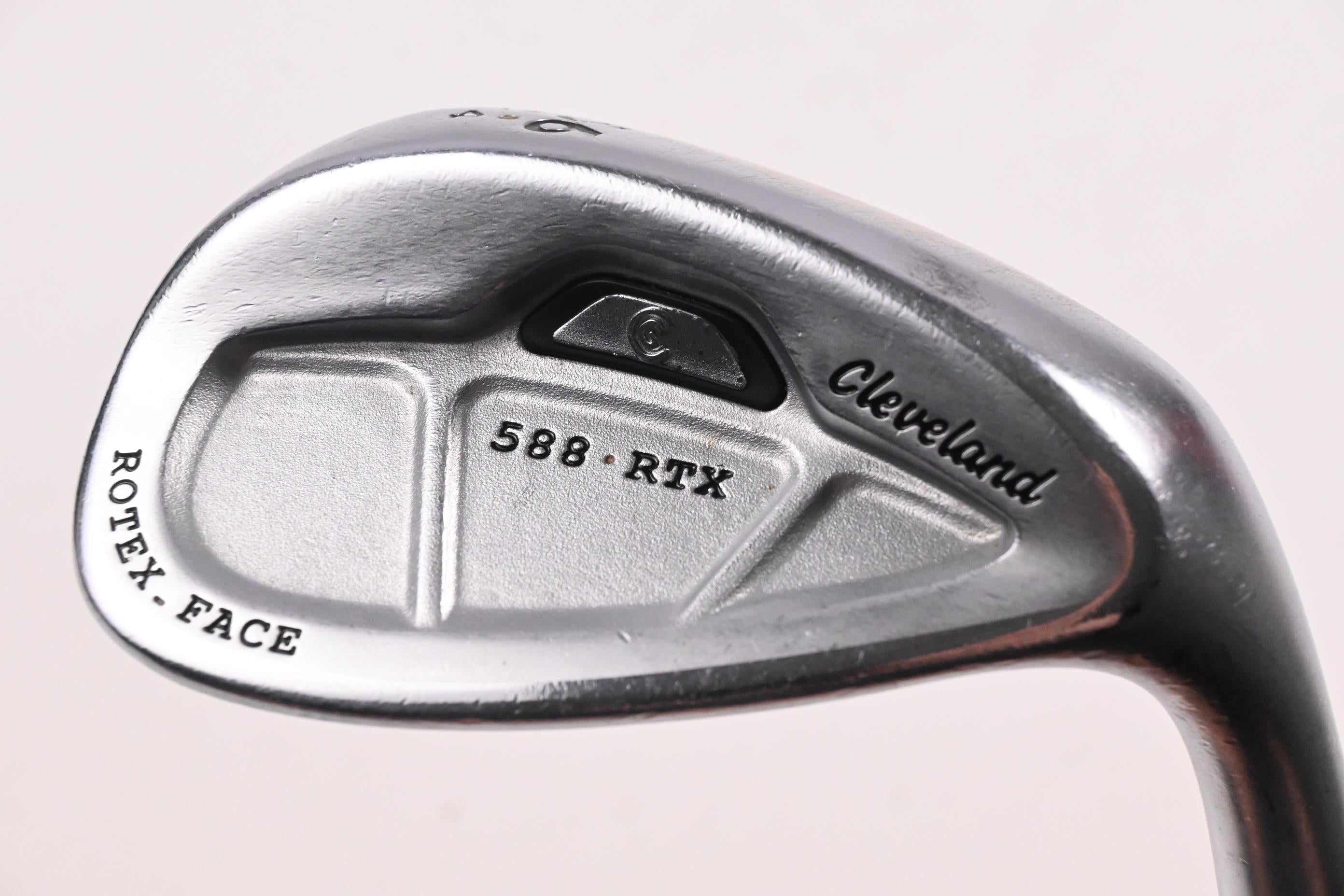 Cleveland 588 RTX Sand Wedge / 56 Degree / Wedge Flex Dynamic Gold Shaft