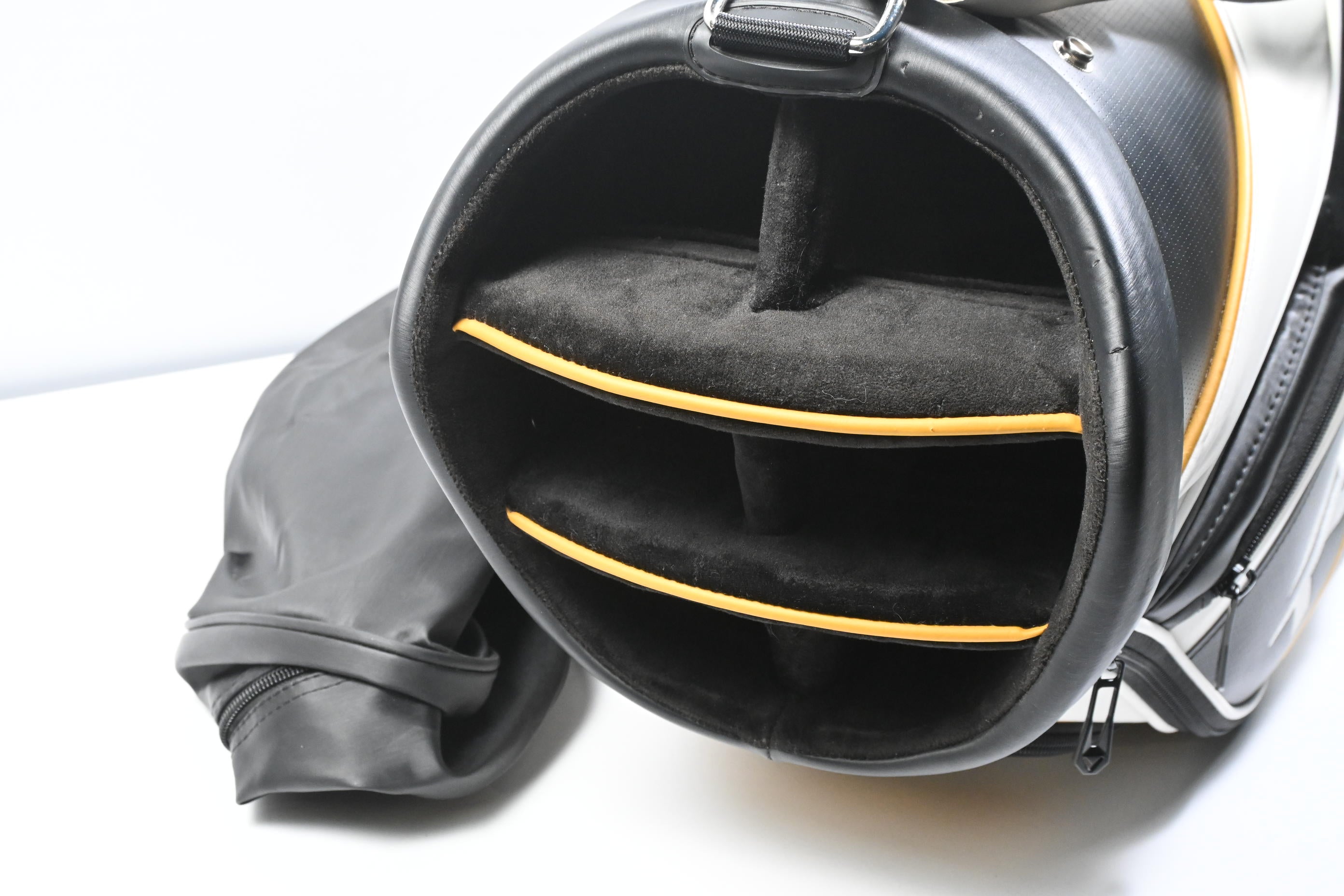 Callaway Rogue ST Tour Bag / 6-Way Divider / White, Black & Gold