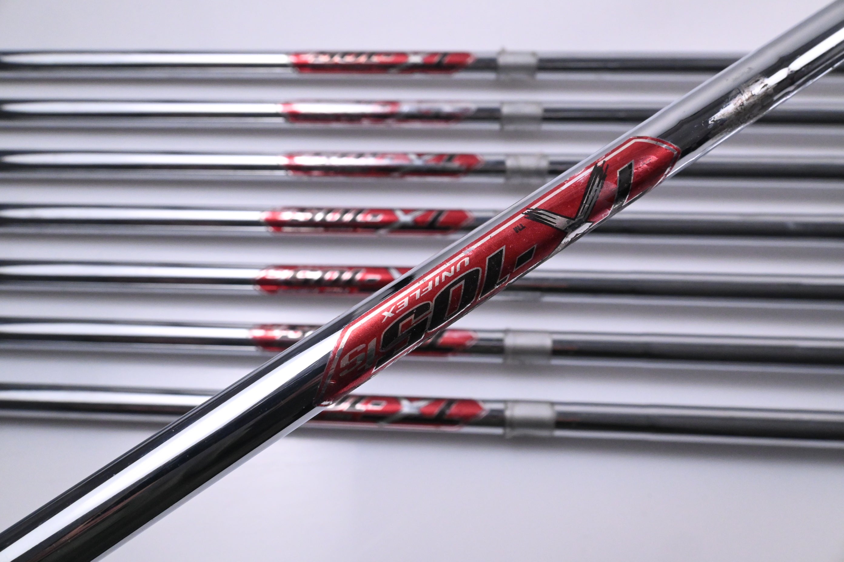Wilson Di7 Irons / 4-PW / Regular Flex True Tempar TX-105 Shafts