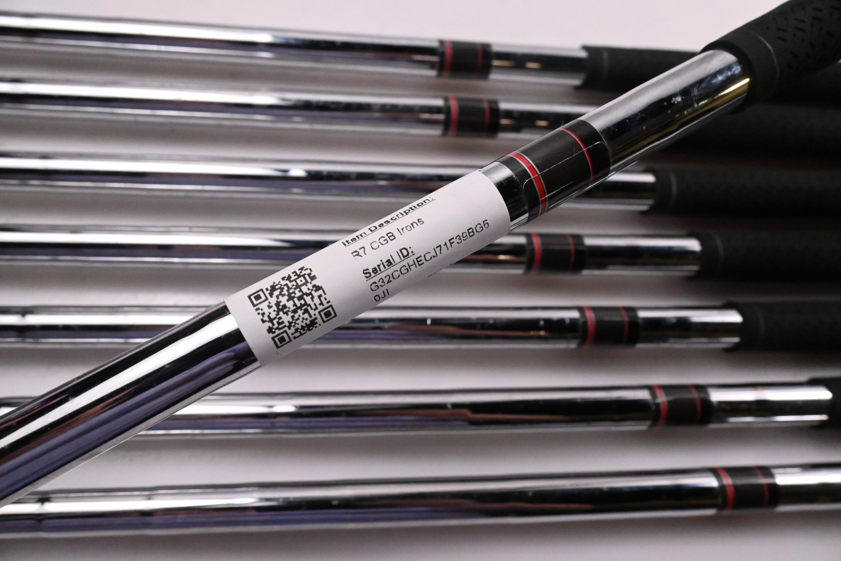 Taylormade R7 CGB Irons / 4-PW+SW / Regular Flex Taylormade R7 Shafts
