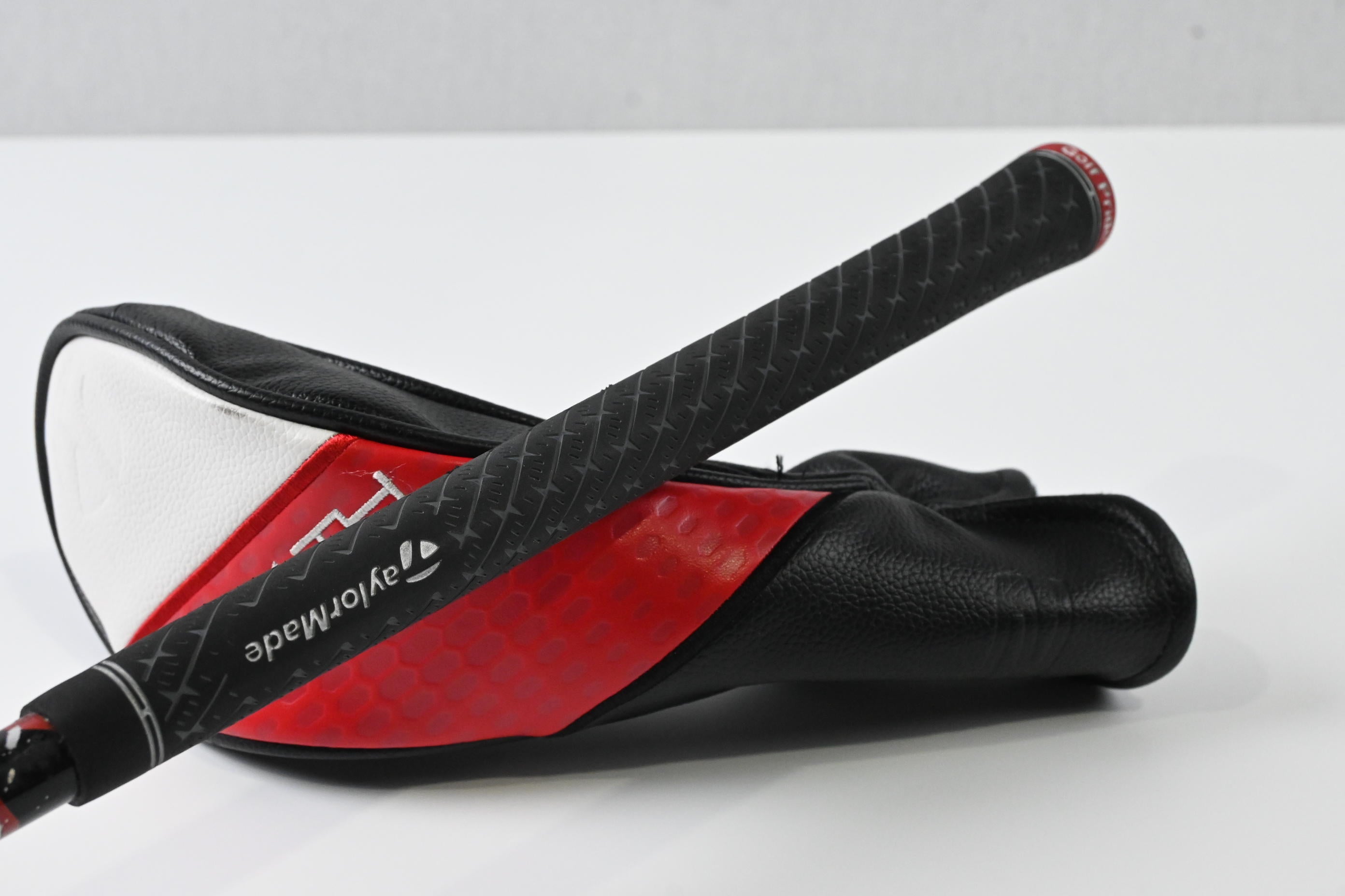 Left Hand Taylormade Stealth 2 Plus #4 Hybrid / 22 Degree / Stiff Flex Kai'Li 85