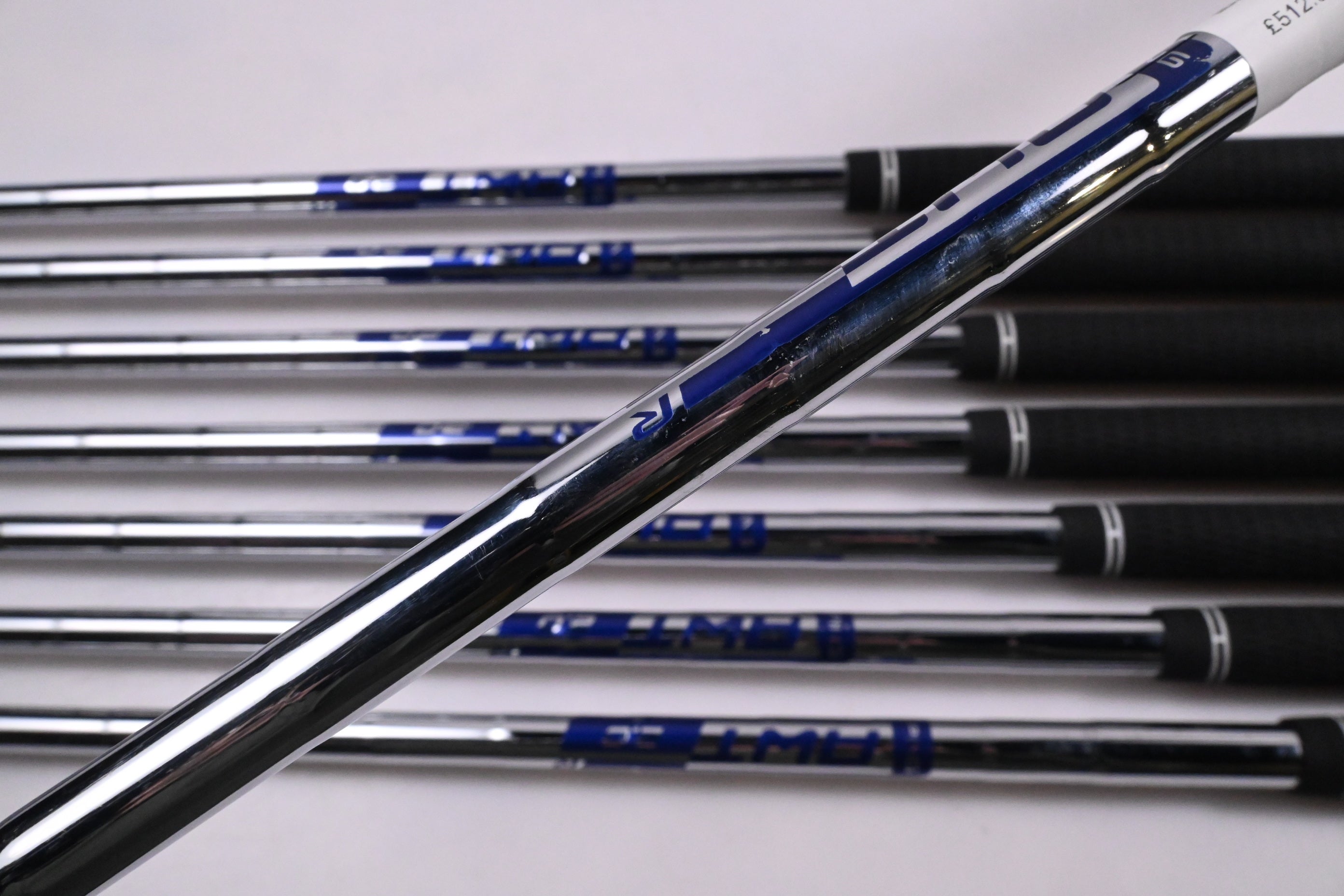 Ping i210 Irons / 4-PW+GW / Black Dot / Regular Flex Ping AWT 2.0 Shafts