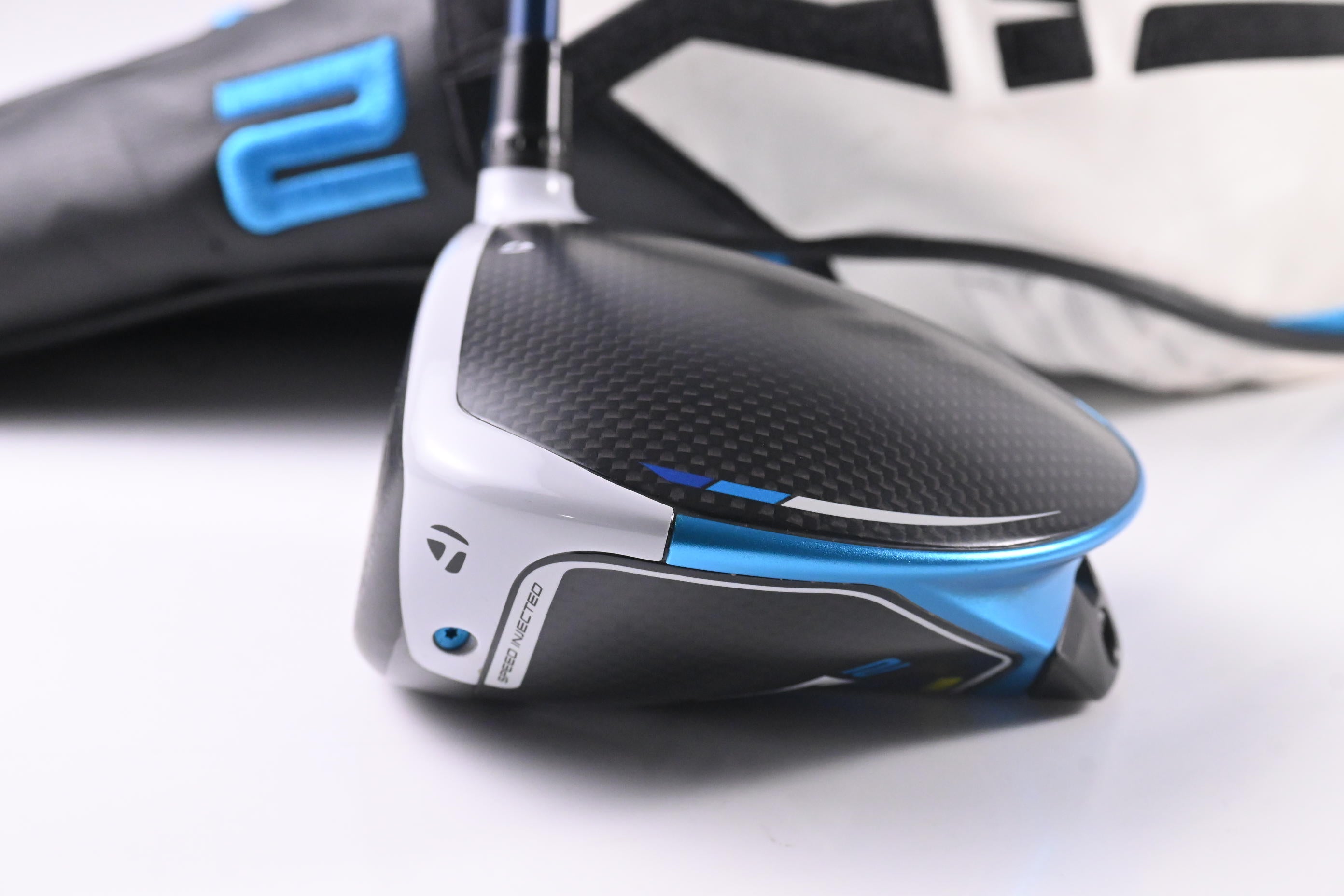 Left Hand Taylormade SIM2 Driver / 10.5 Degree / Regular Flex Ventus Blue 5 Shaft