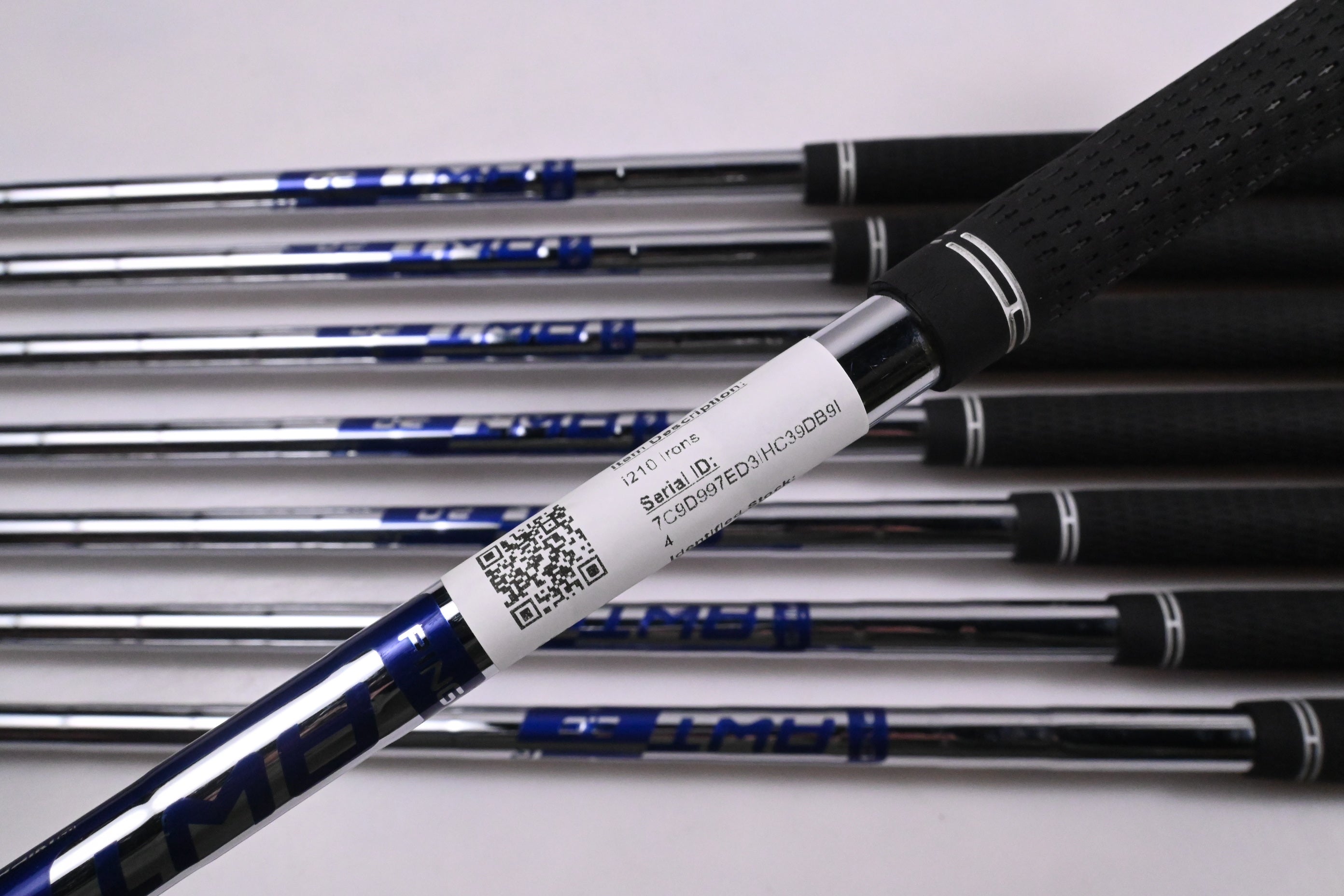 Ping i210 Irons / 4-PW+GW / Black Dot / Regular Flex Ping AWT 2.0 Shafts