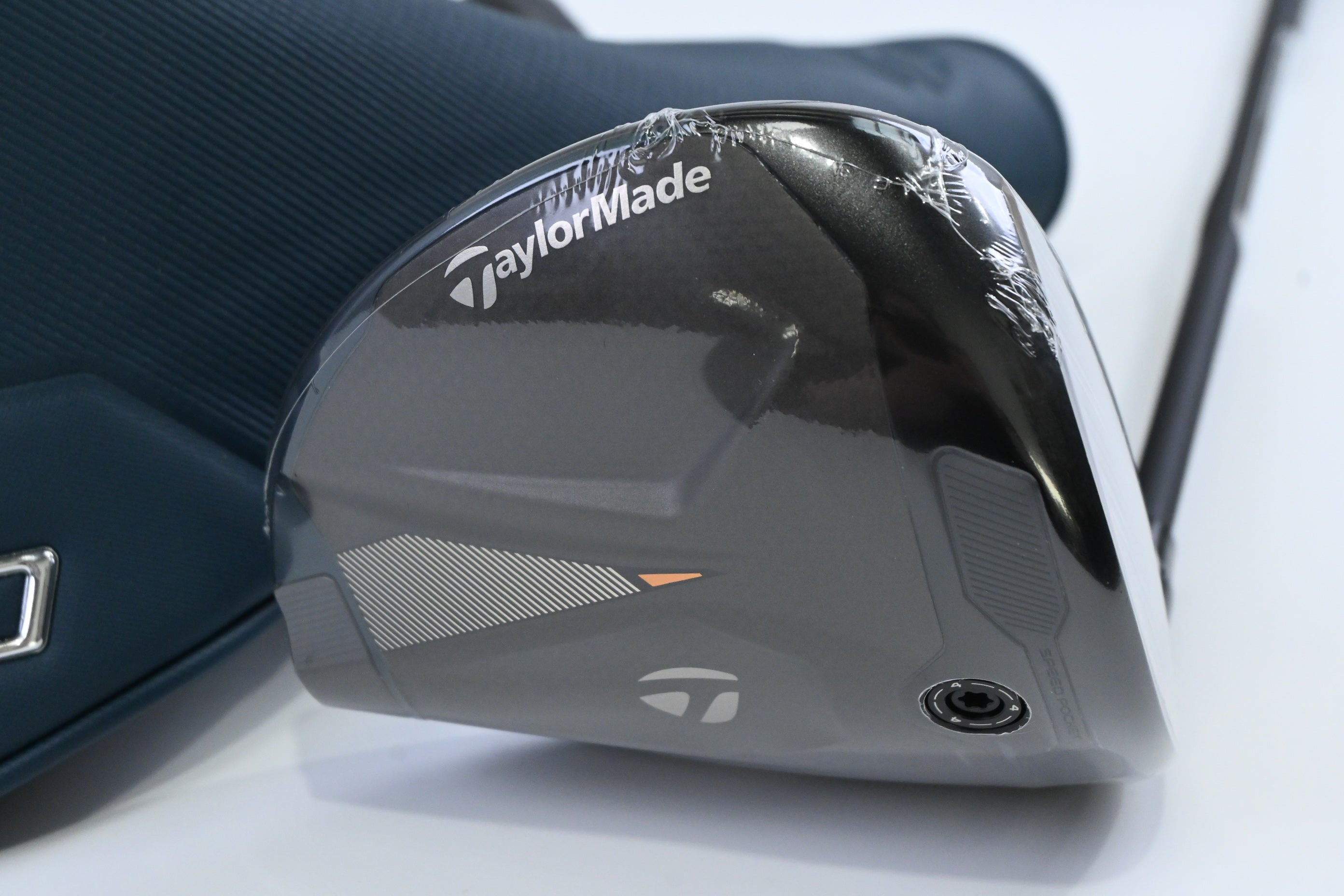 Taylormade Qi4D Max Driver / 10.5 Degree / Stiff Flex Taylormade Reax Blue 50