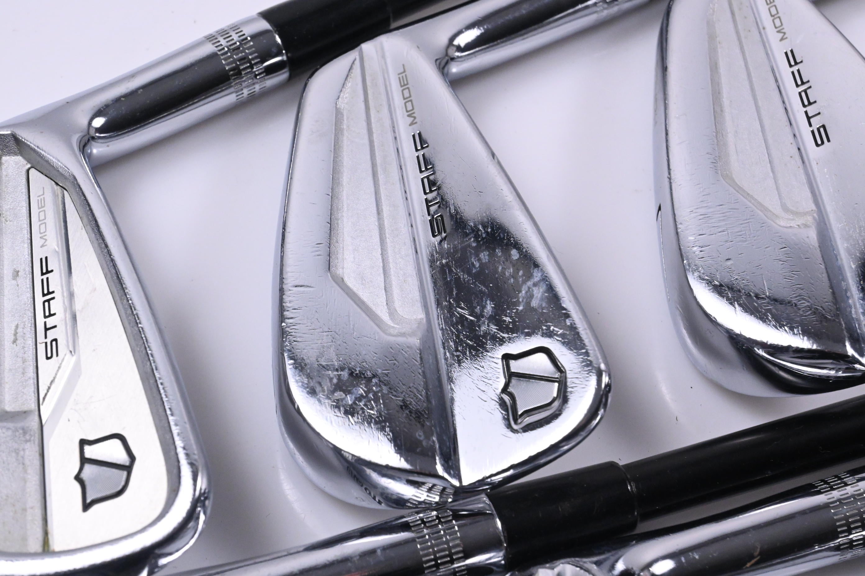 Wilson Staff Model CB/Blade 2024 Irons / 5-PW / X-Flex Axiom Velocore 105 Shafts