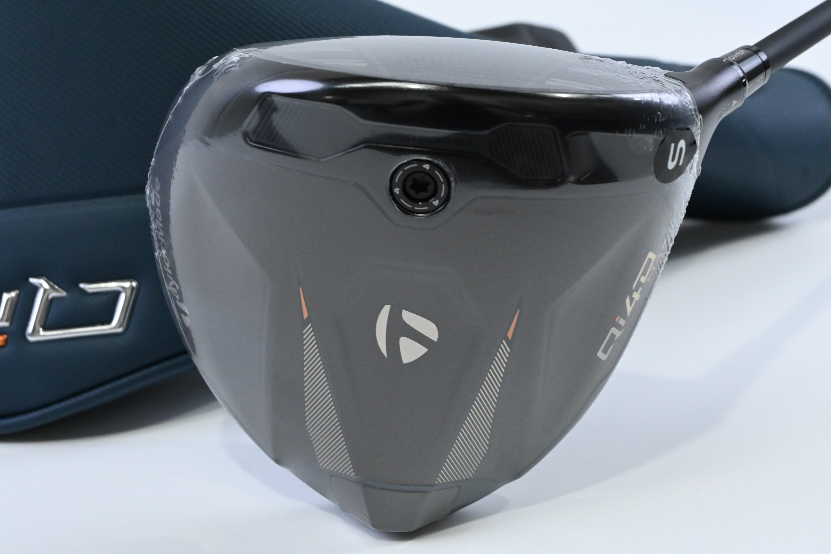 Taylormade Qi4D Max Driver / 10.5 Degree / Stiff Flex Taylormade Reax Blue 50