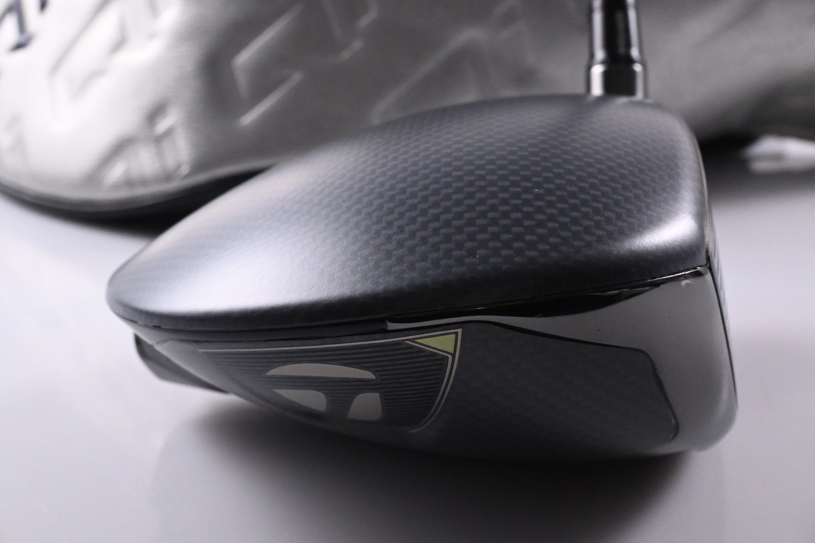 Taylormade Qi35 Driver / 9 Degree / Stiff Flex Kai'Li Dark Waves White 60 Shaft