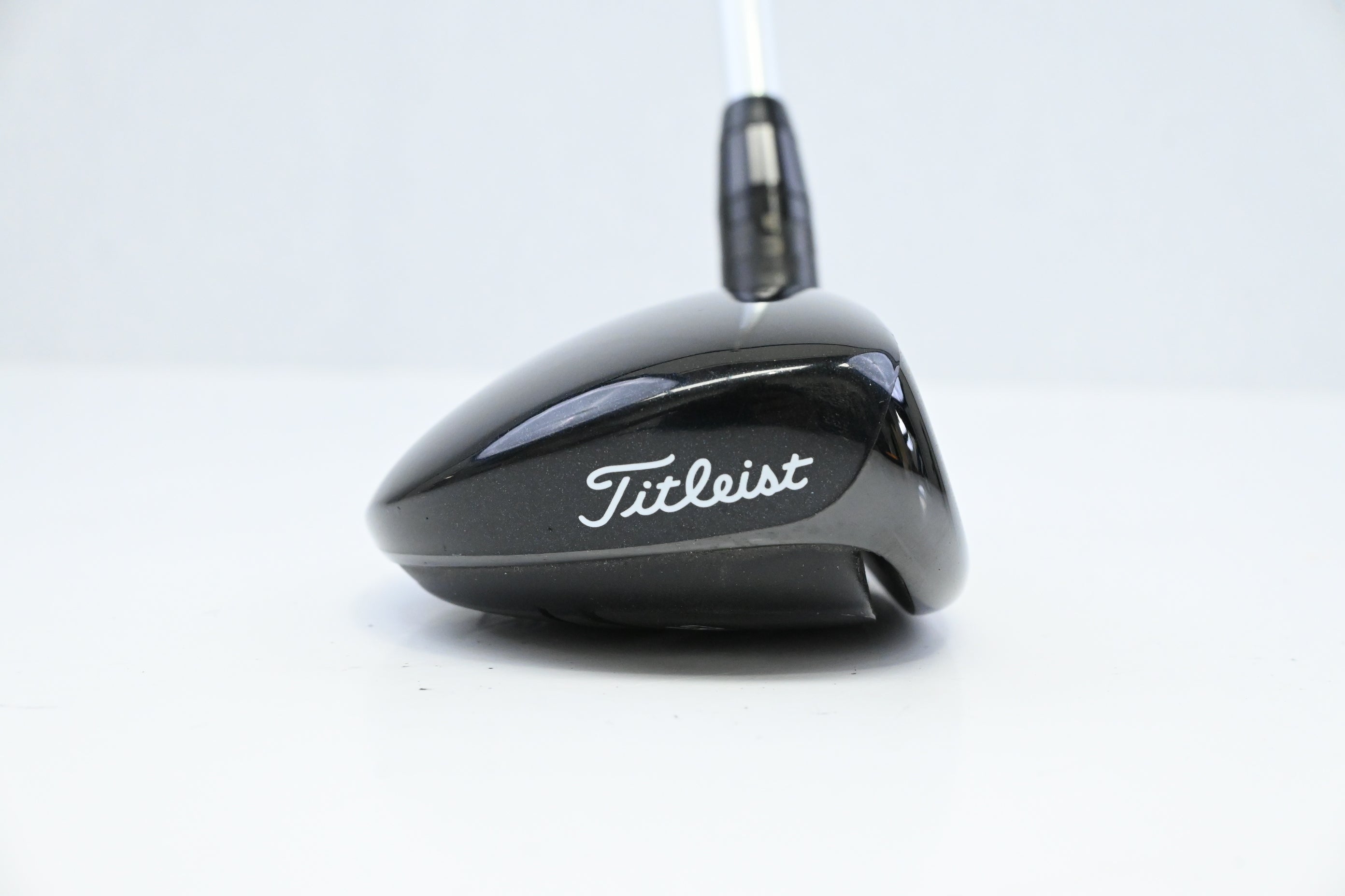 Titleist 915H #2 Hybrid / 18 Degree / Stiff Flex Aldila Rogue 110 MSI Shaft