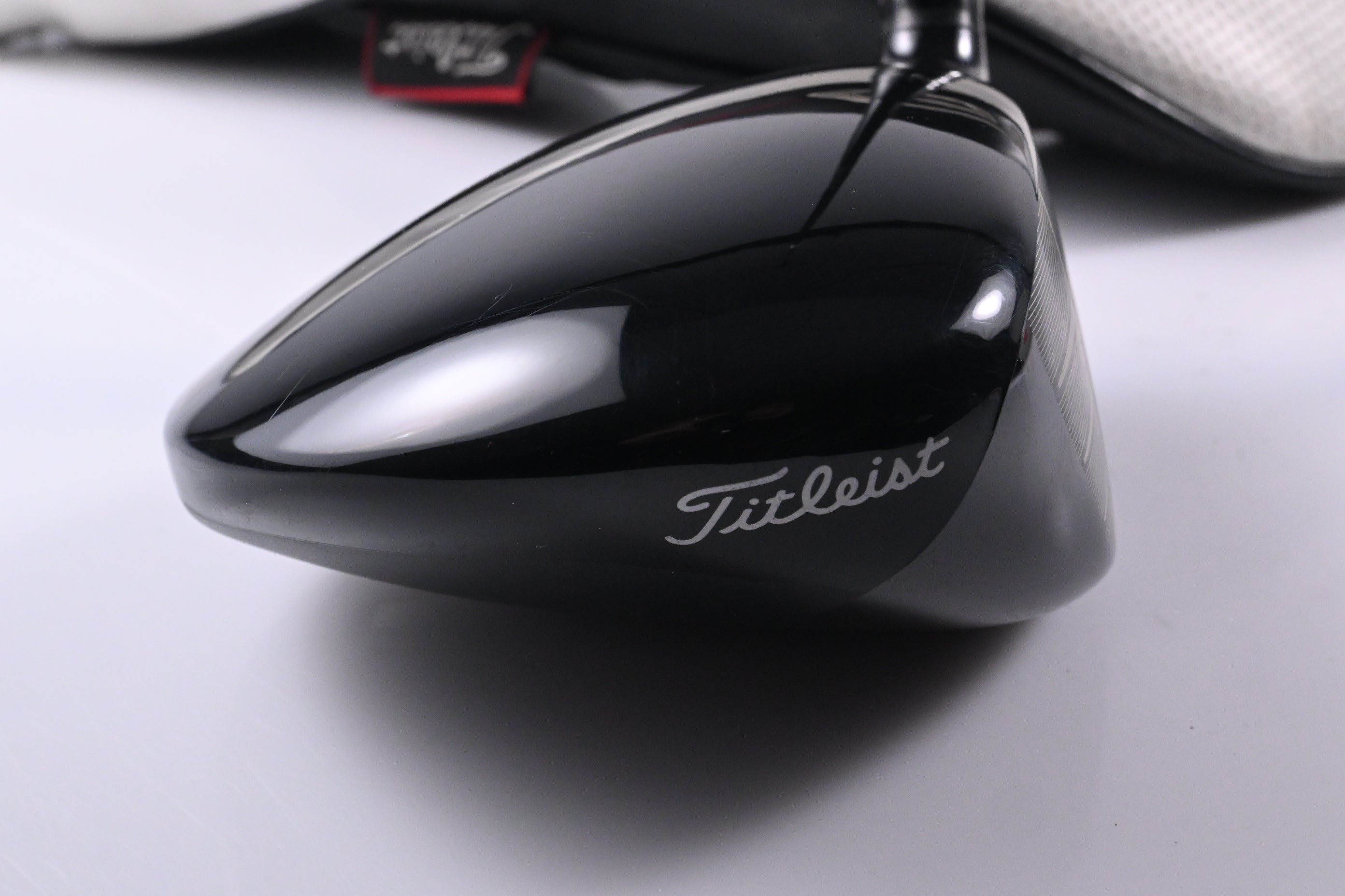 Titleist GT3 Driver / 10 Degree / Stiff Flex HZRDUS Smoke Black RDX 80 Shaft