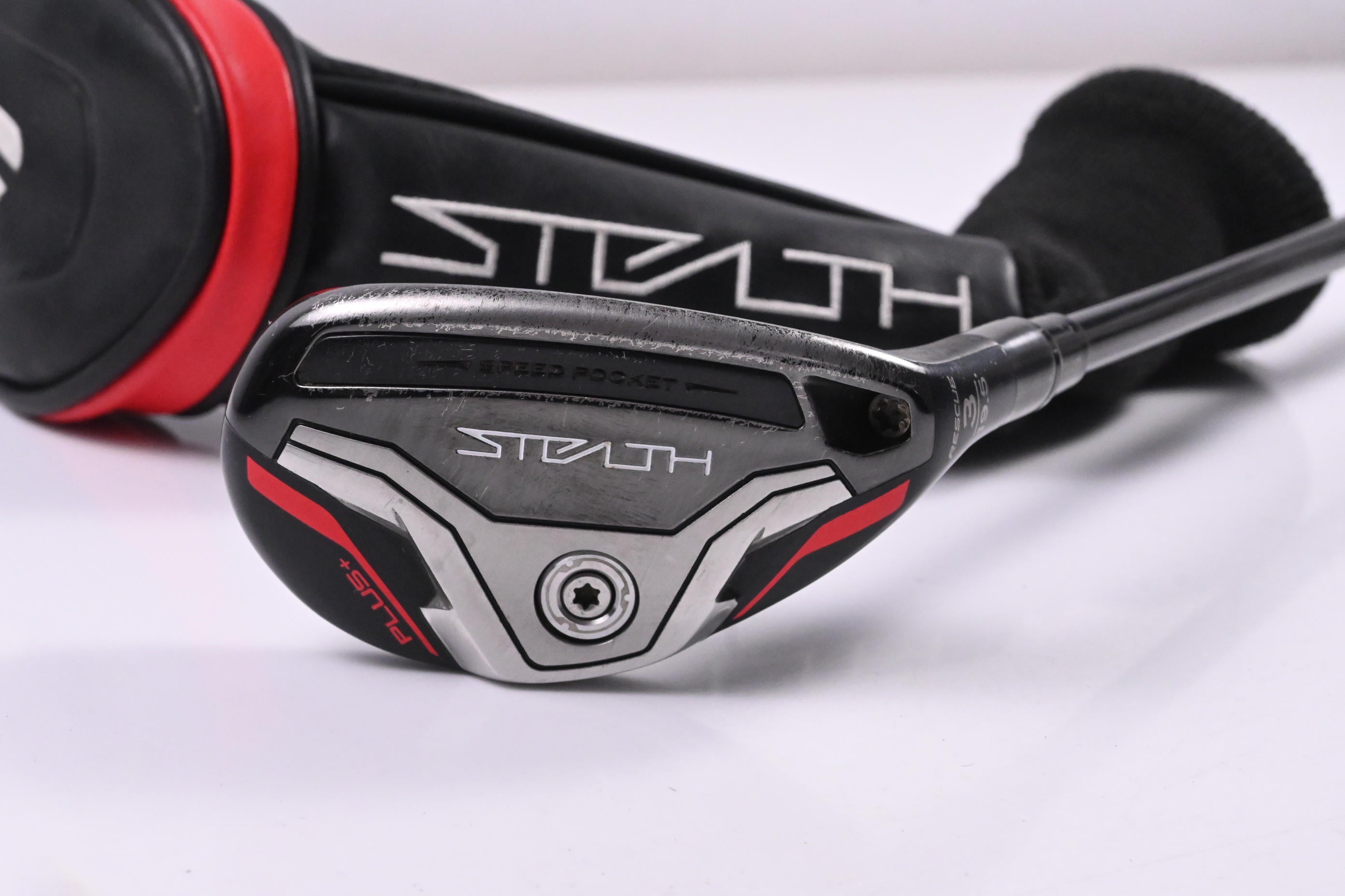 Taylormade Stealth Plus #3 Hybrid / 19.5 Degree / Stiff Flex HZRDUS Smoke Red 80