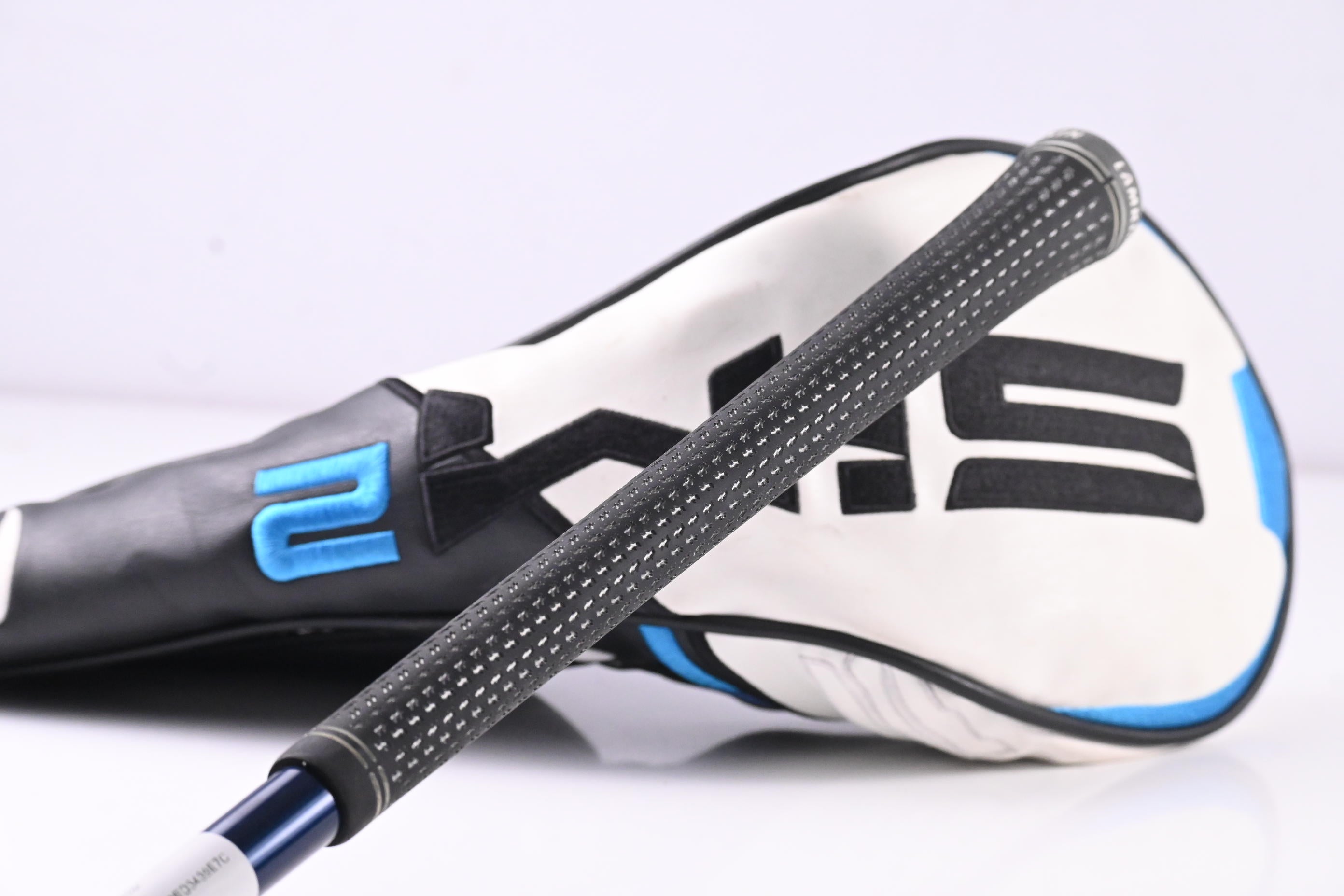 Left Hand Taylormade SIM2 Driver / 10.5 Degree / Regular Flex Ventus Blue 5 Shaft